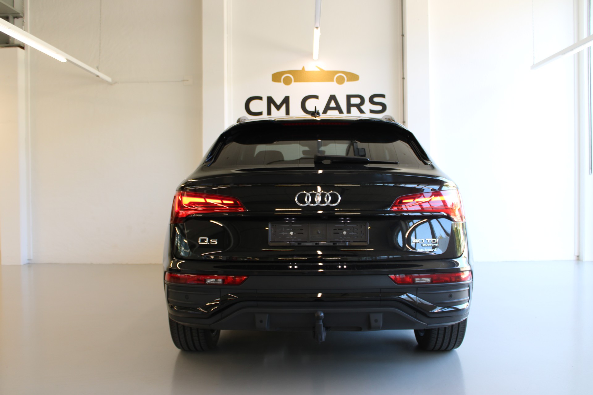AUDI Q5 Sportback 40 TDI S line quattro S-tronic-image-8