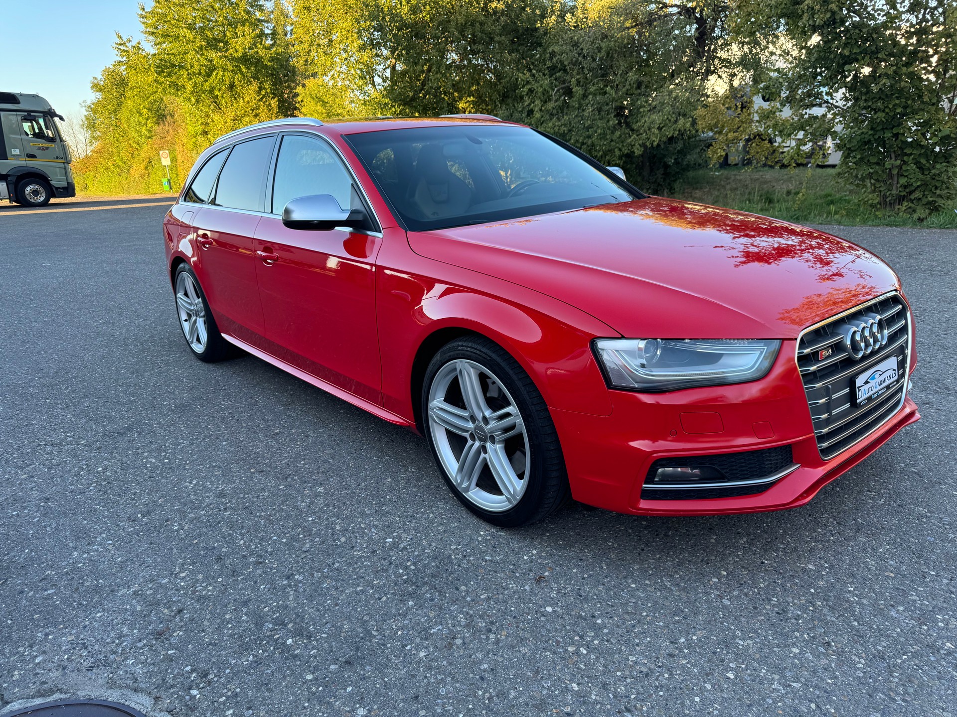 AUDI S4 Avant 3.0 TFSI quattro S-tronic-showroom-element-1