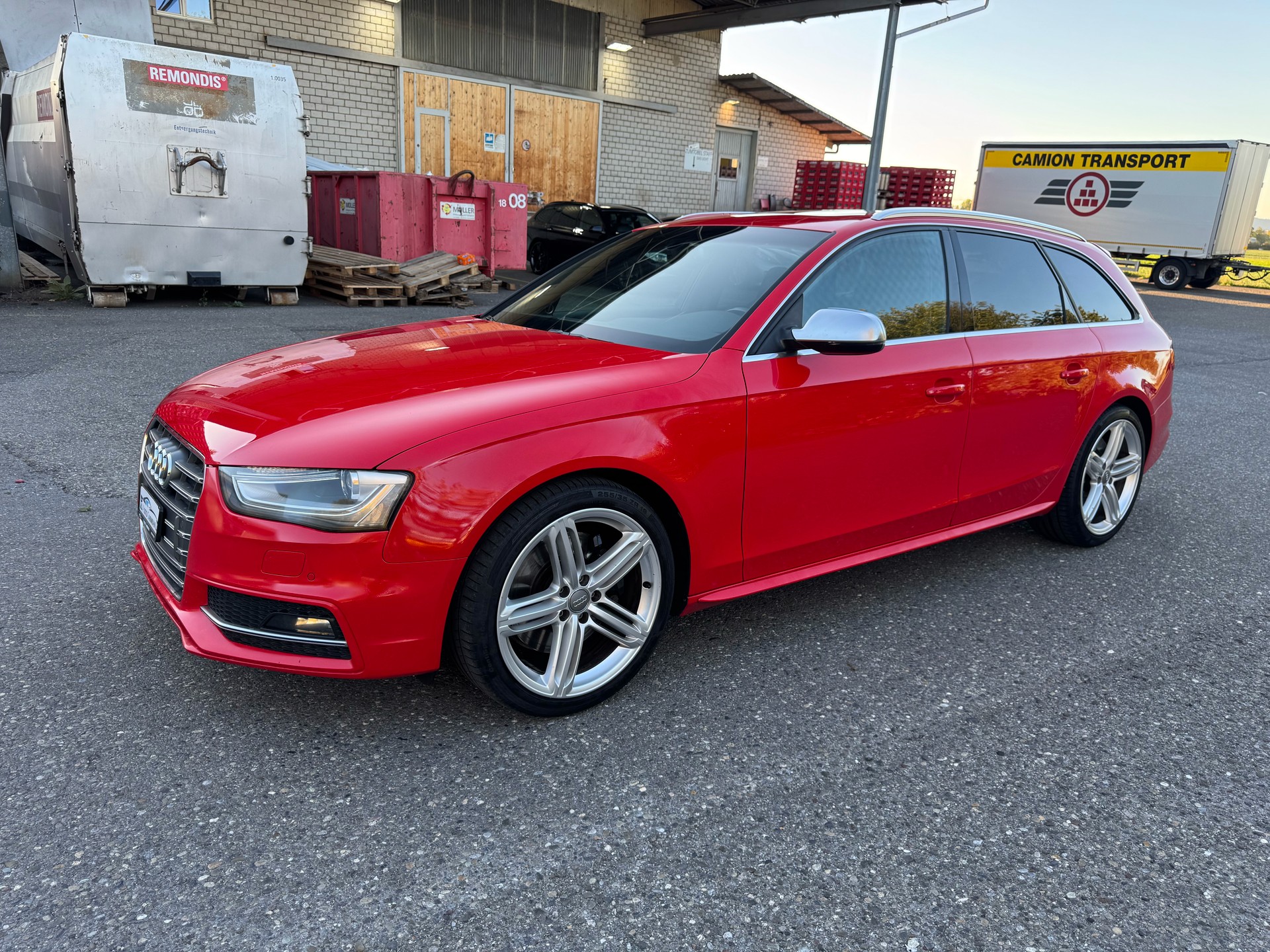 AUDI S4 Avant 3.0 TFSI quattro S-tronic-showroom-element-2