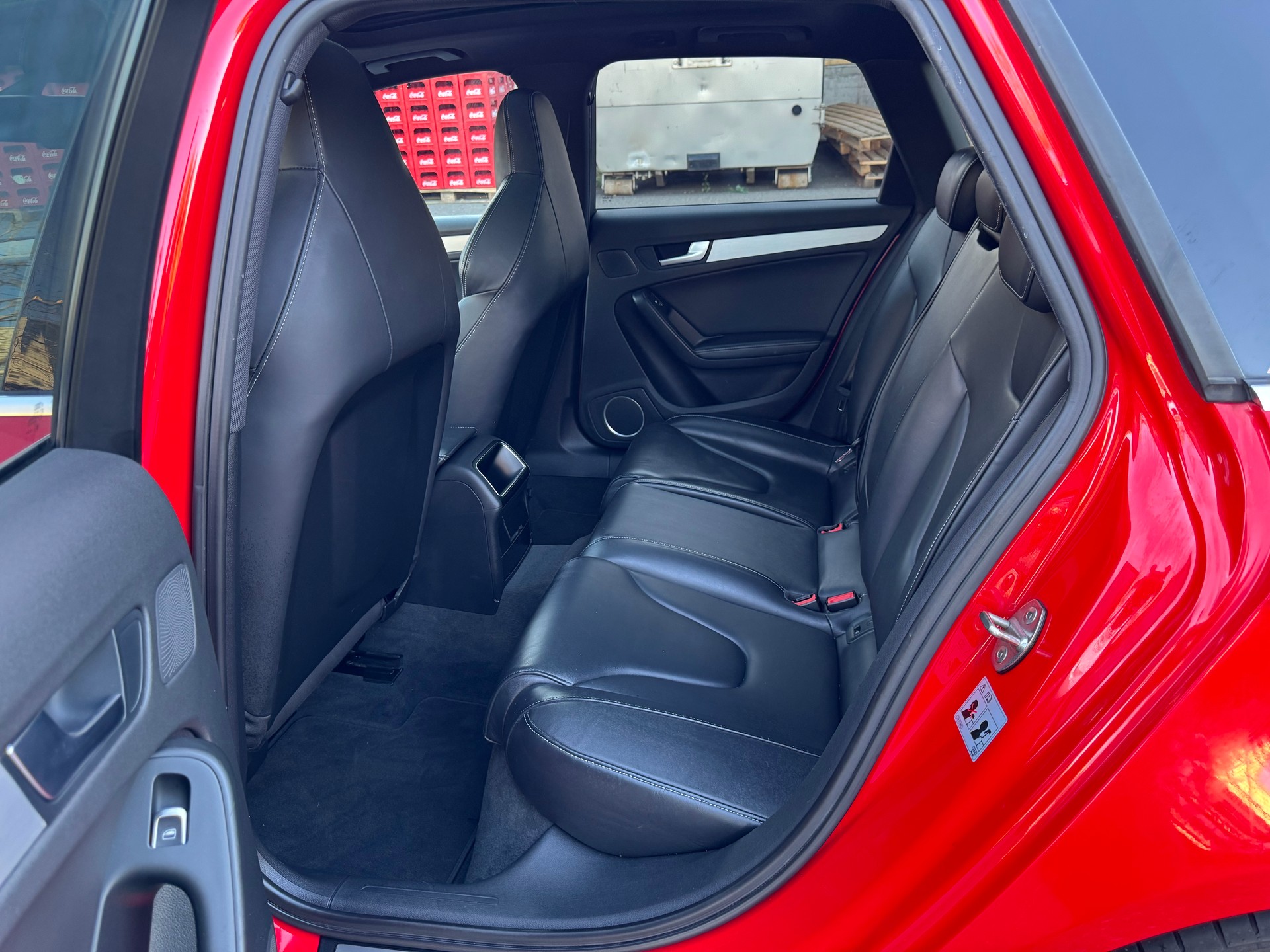 AUDI S4 Avant 3.0 TFSI quattro S-tronic-image-17