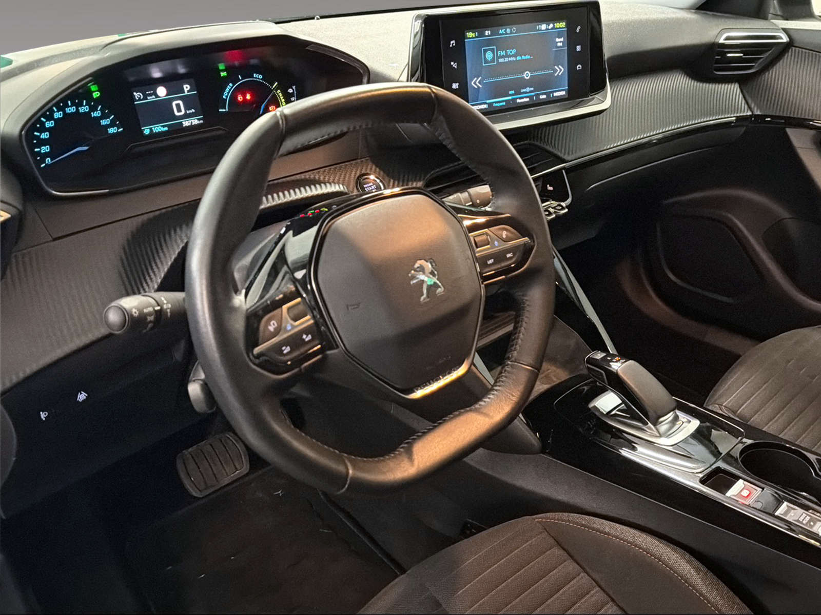 PEUGEOT 2008 e-Active-image-7