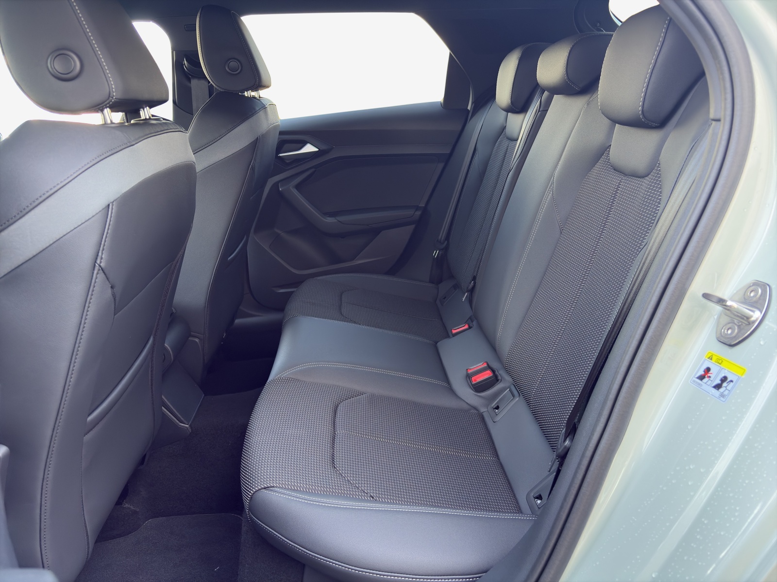 AUDI A1 Sportback 30 TFSI S Line Attraction S-tronic-image-5