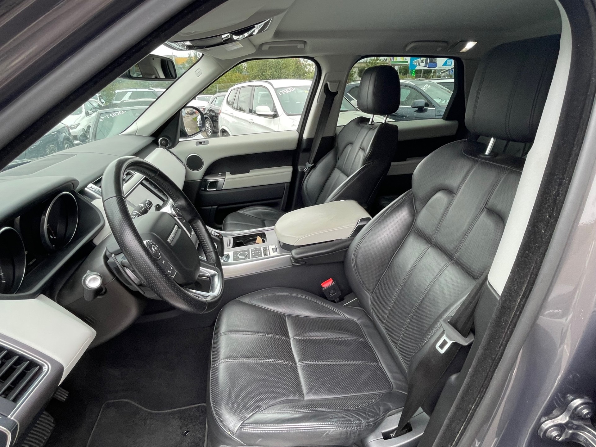 LAND ROVER Range Rover Sport 3.0 SDV6 HSE Automatic-image-10