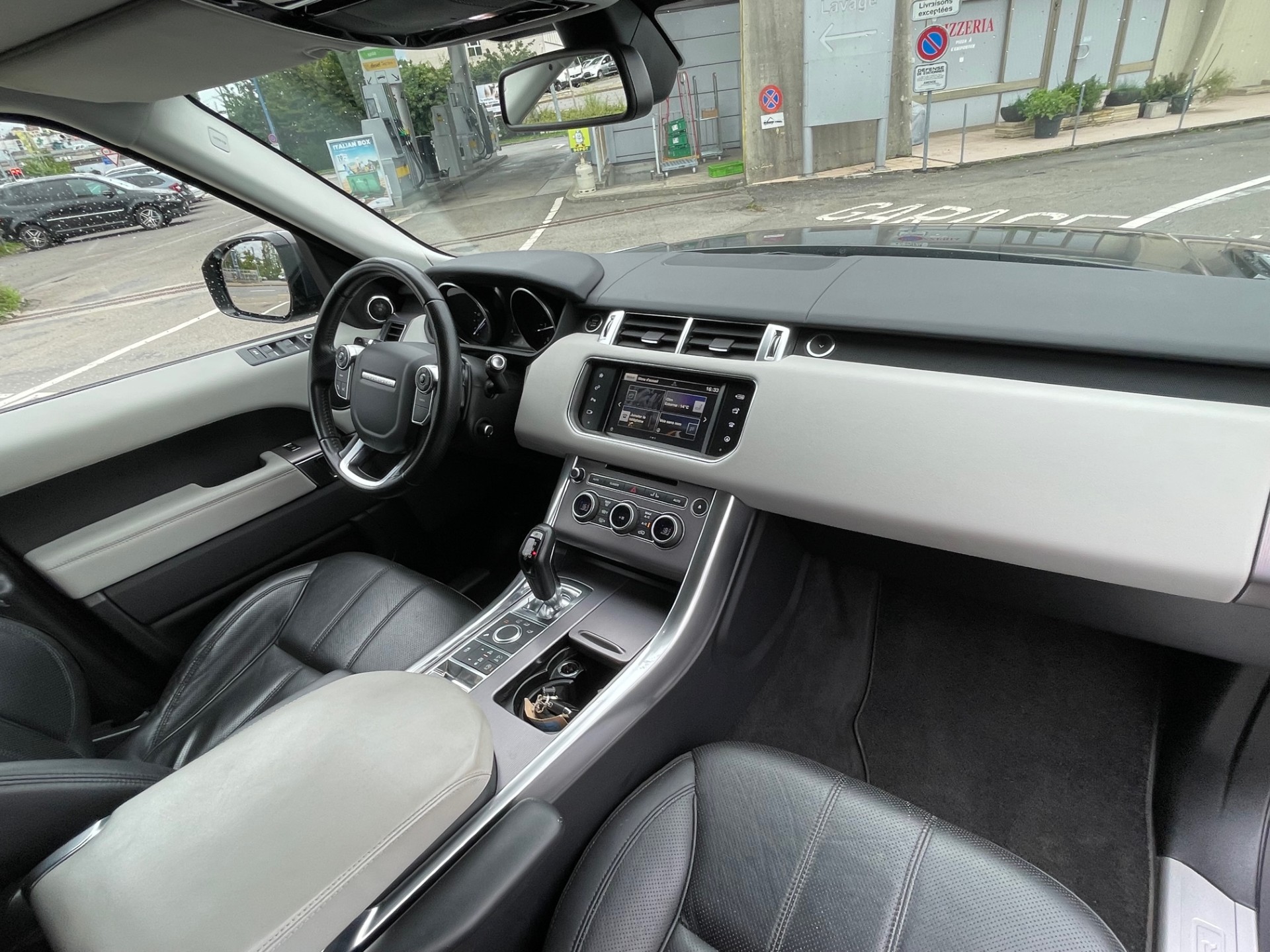 LAND ROVER Range Rover Sport 3.0 SDV6 HSE Automatic-image-9