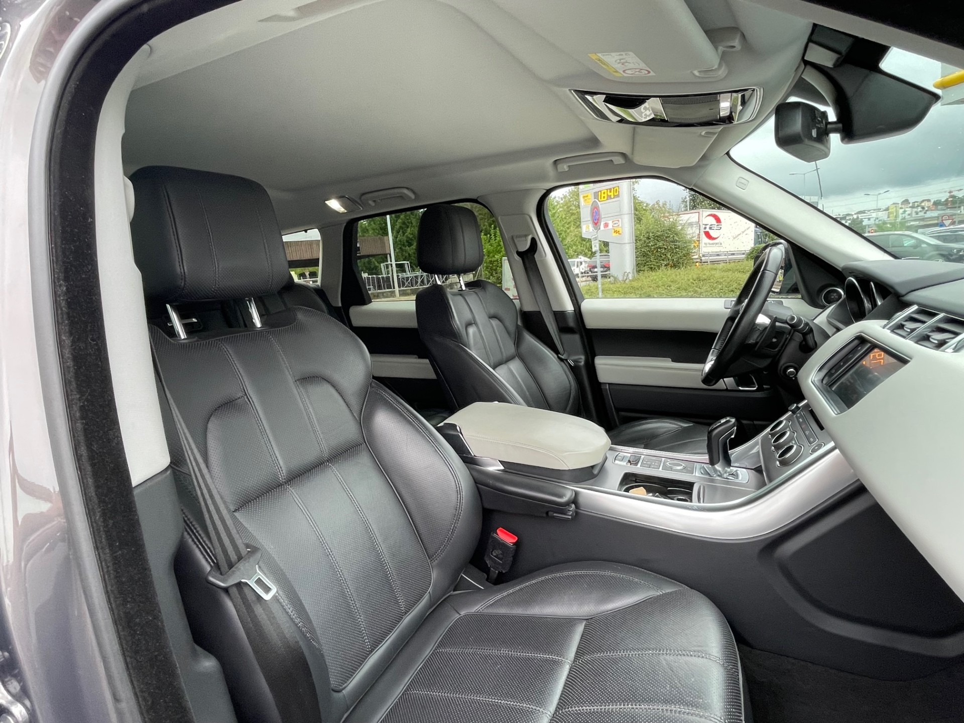 LAND ROVER Range Rover Sport 3.0 SDV6 HSE Automatic-image-7