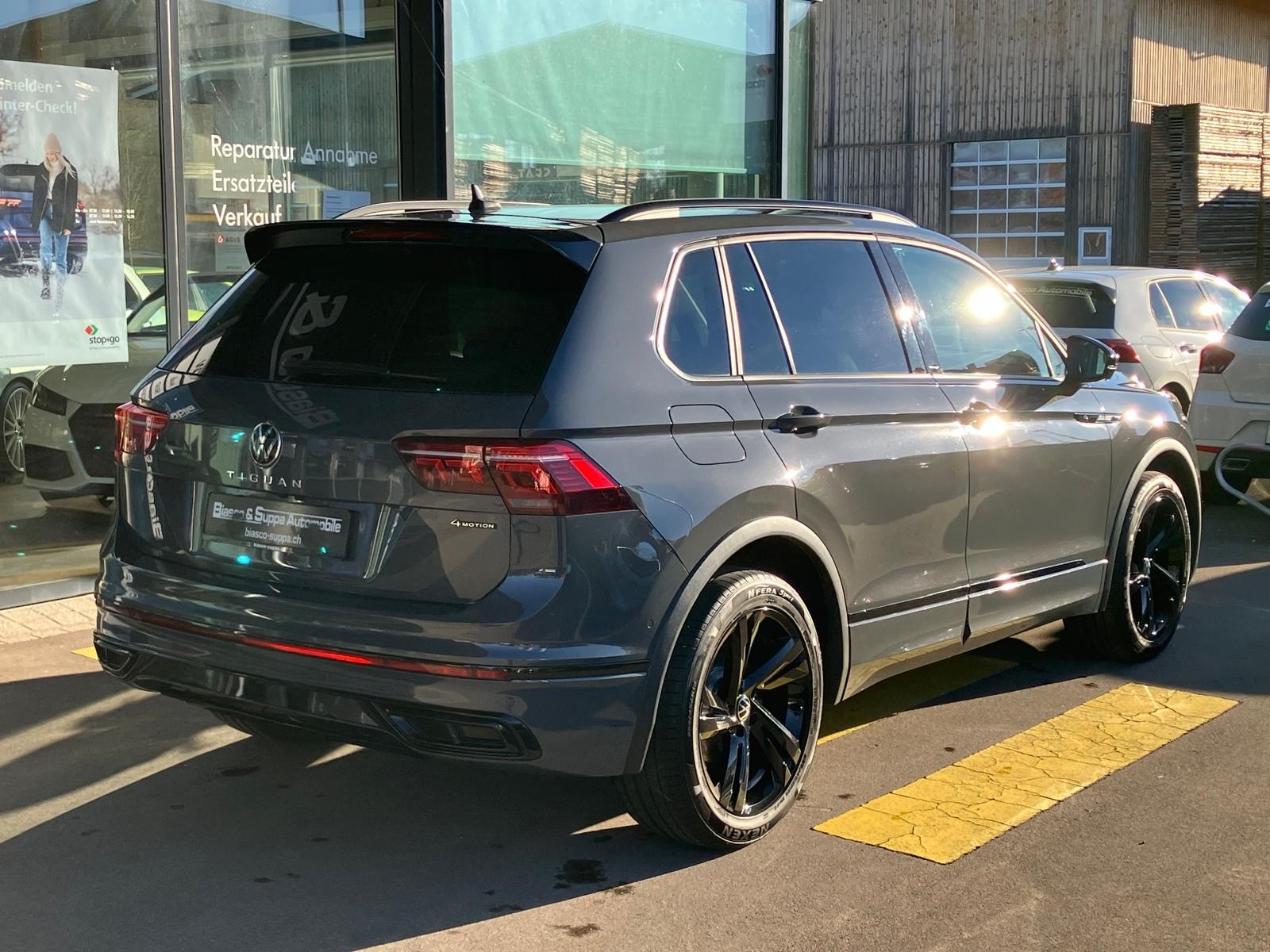 VW Tiguan 2.0 TDI SCR R-Line 4Motion DSG-image-3