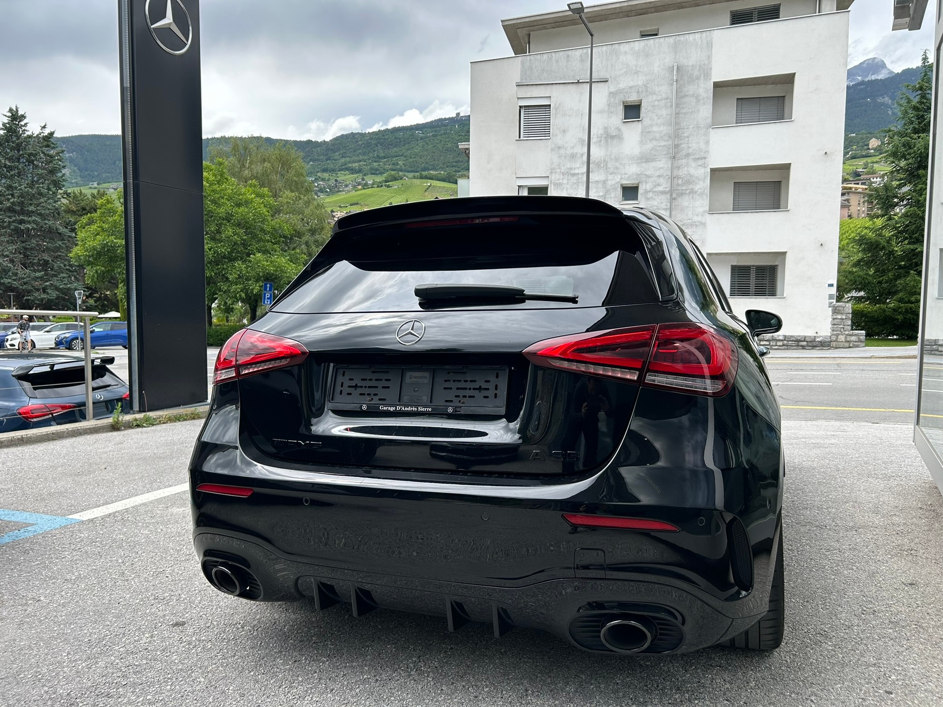 MERCEDES-BENZ A 35 AMG 4Matic Speedshift-image-5