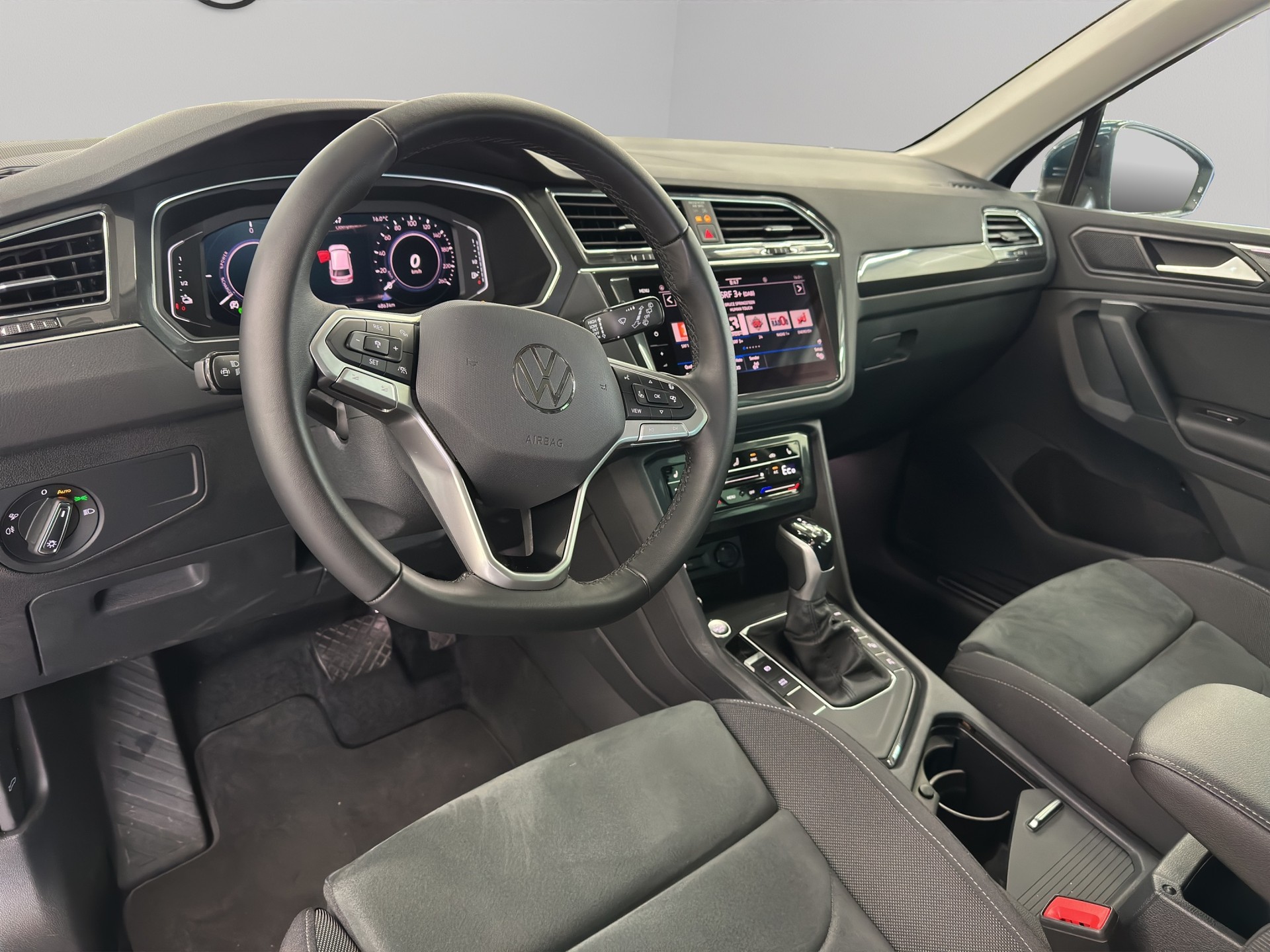 VW Tiguan 1.4TSI PHEV Elegance DSG-image-9