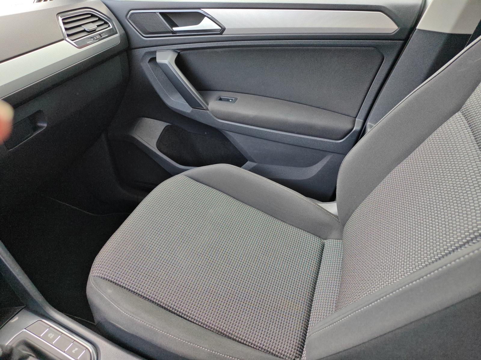 VW Tiguan 2.0 TDI SCR Trendline 4Motion DSG [Expertise du jour + Garantie 12 mois + Service & Immat. Offerts]-image-13