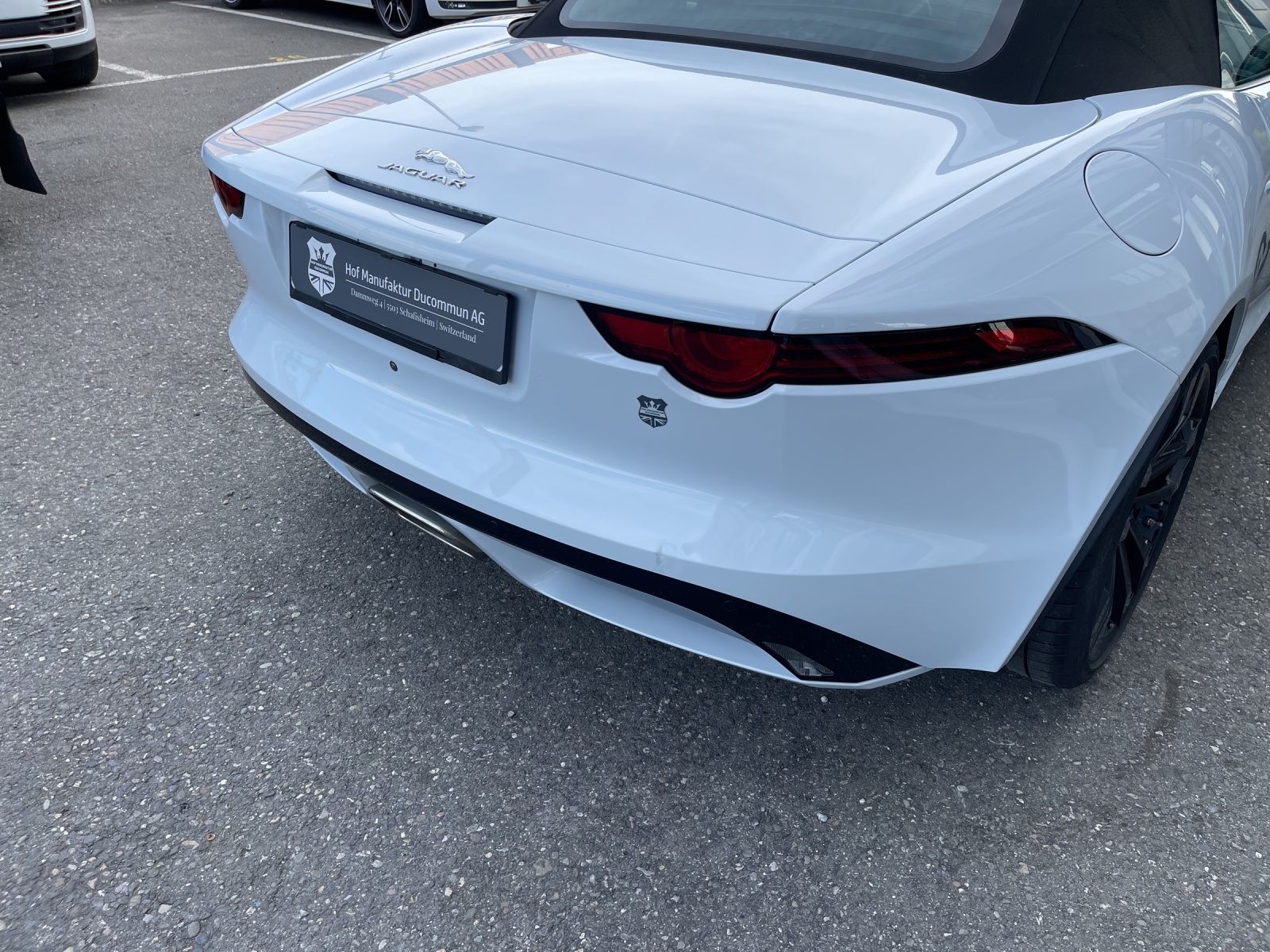 JAGUAR F-Type Convertible 2.0 I4 R-Dynamik Automatik-image-12