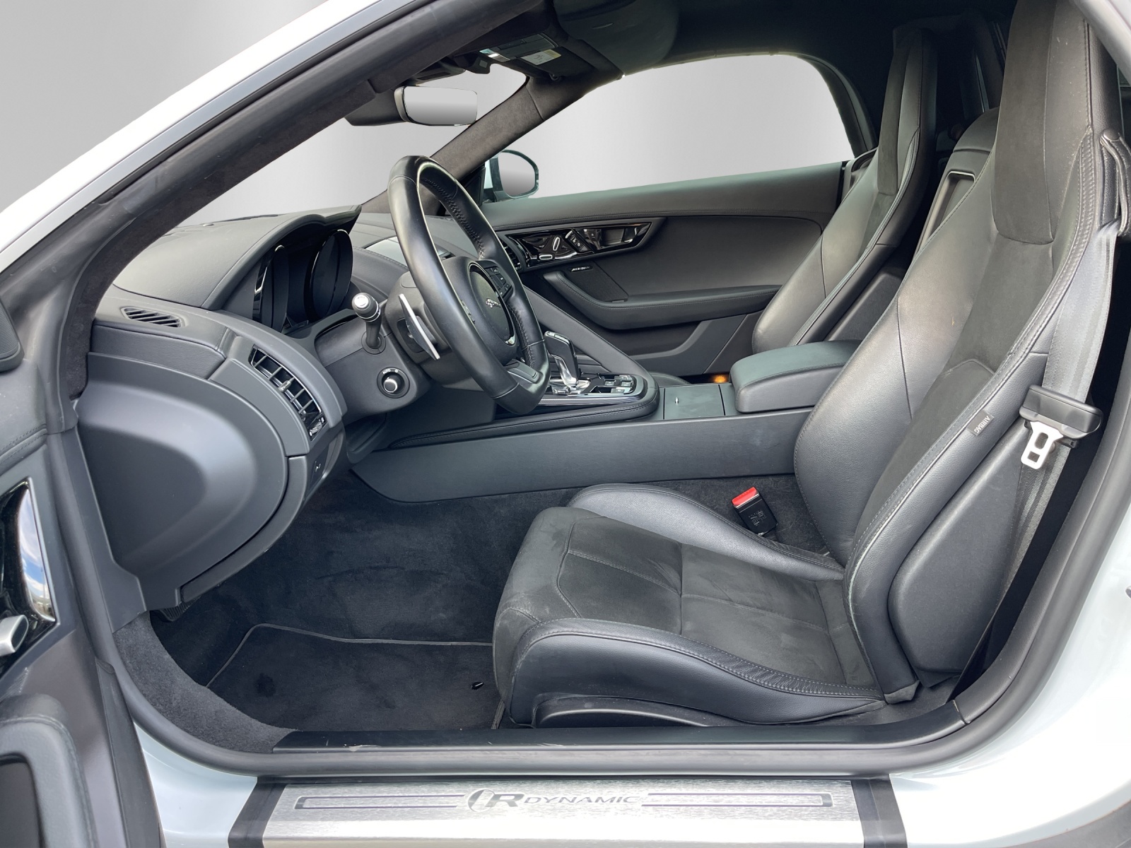 JAGUAR F-Type Convertible 2.0 I4 R-Dynamik Automatik-image-7