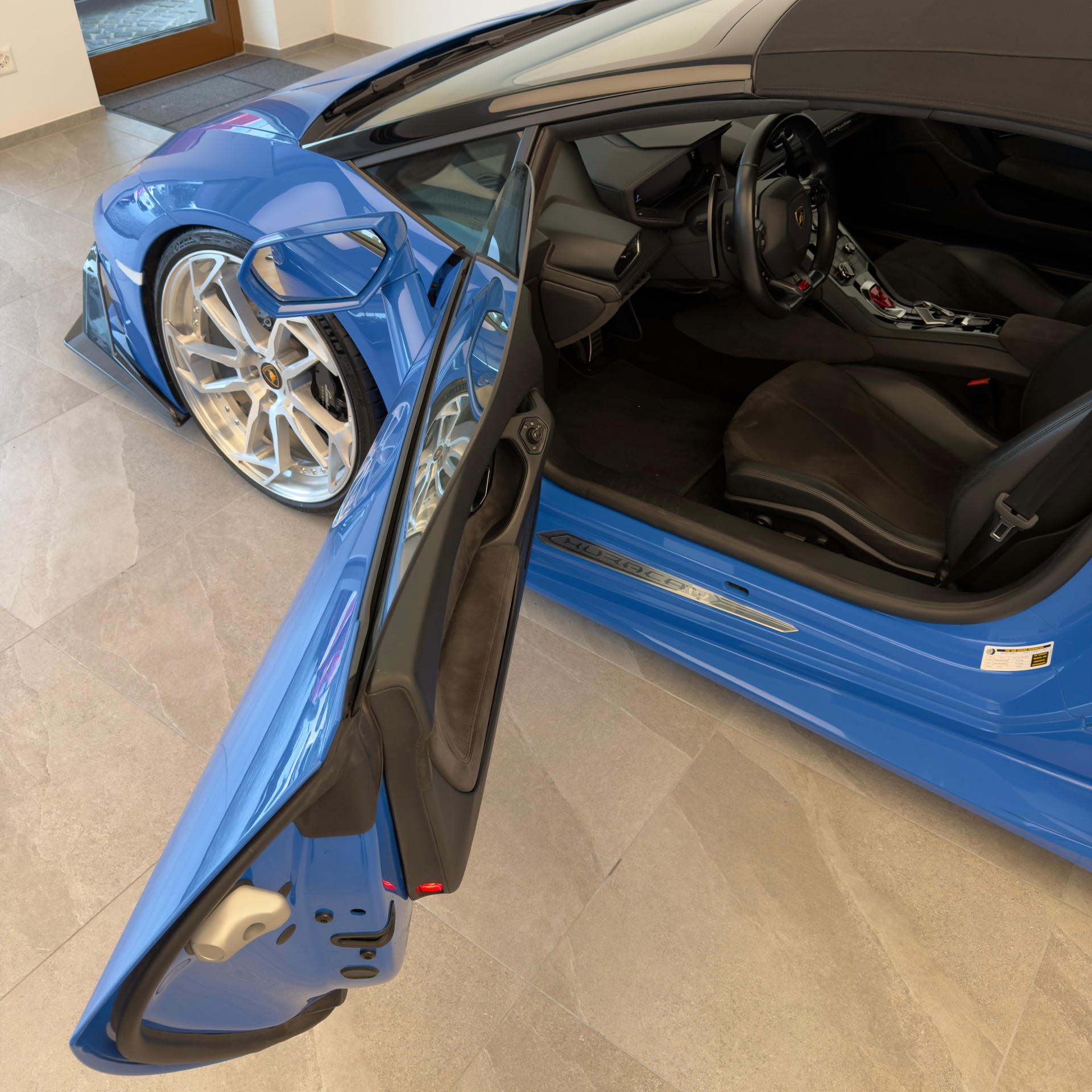 LAMBORGHINI Huracan LP610-4 Spyder DCT-image-6