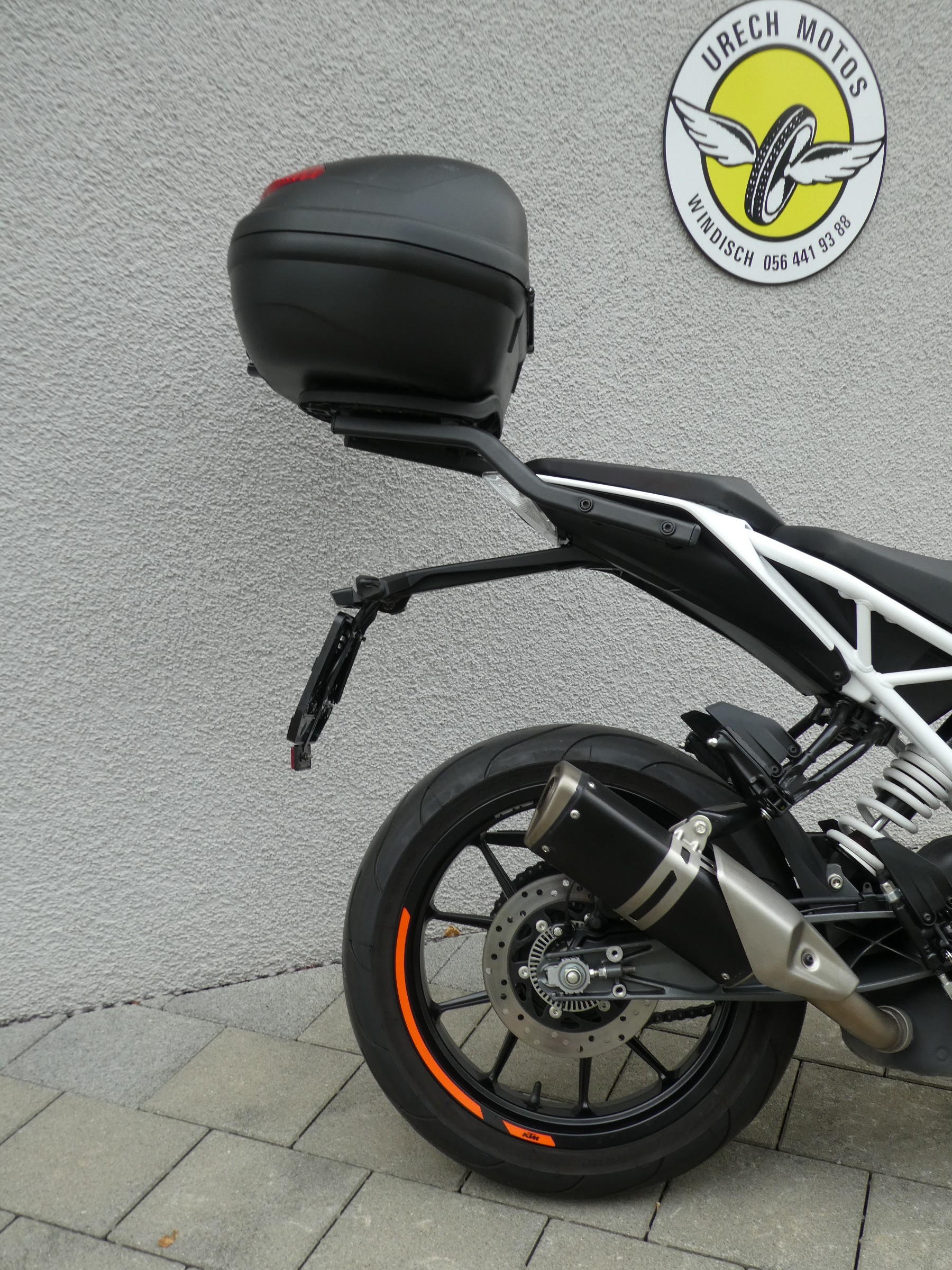 KTM 390 Duke-image-4