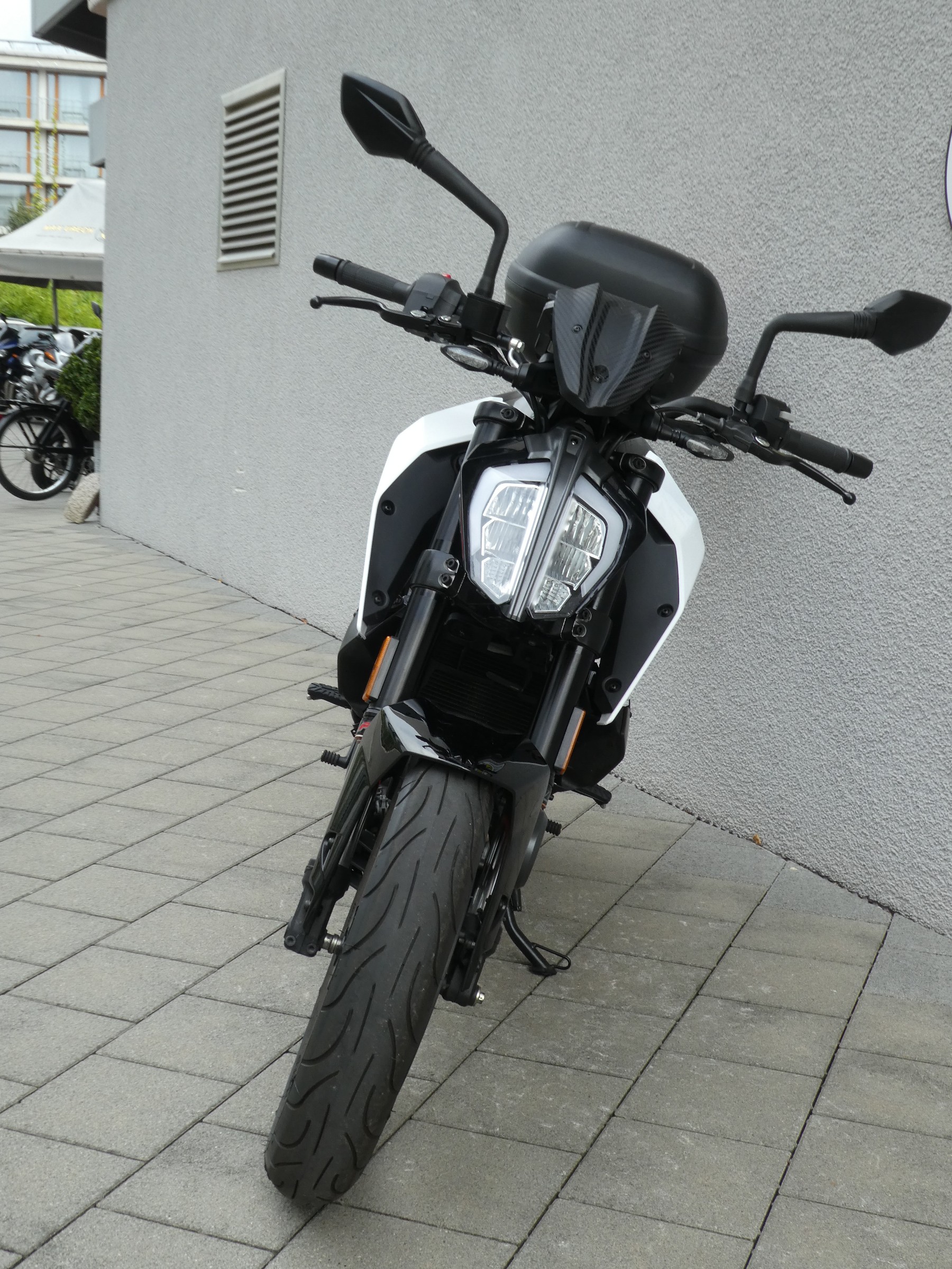 KTM 390 Duke-image-2