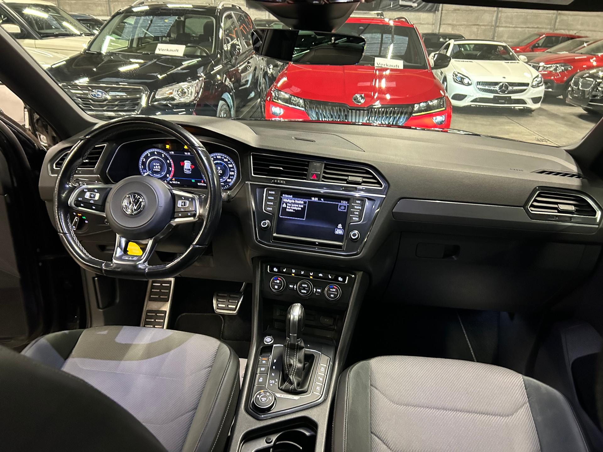 VW Tiguan 2.0TSI R-LINE 4Motion DSG-image-14