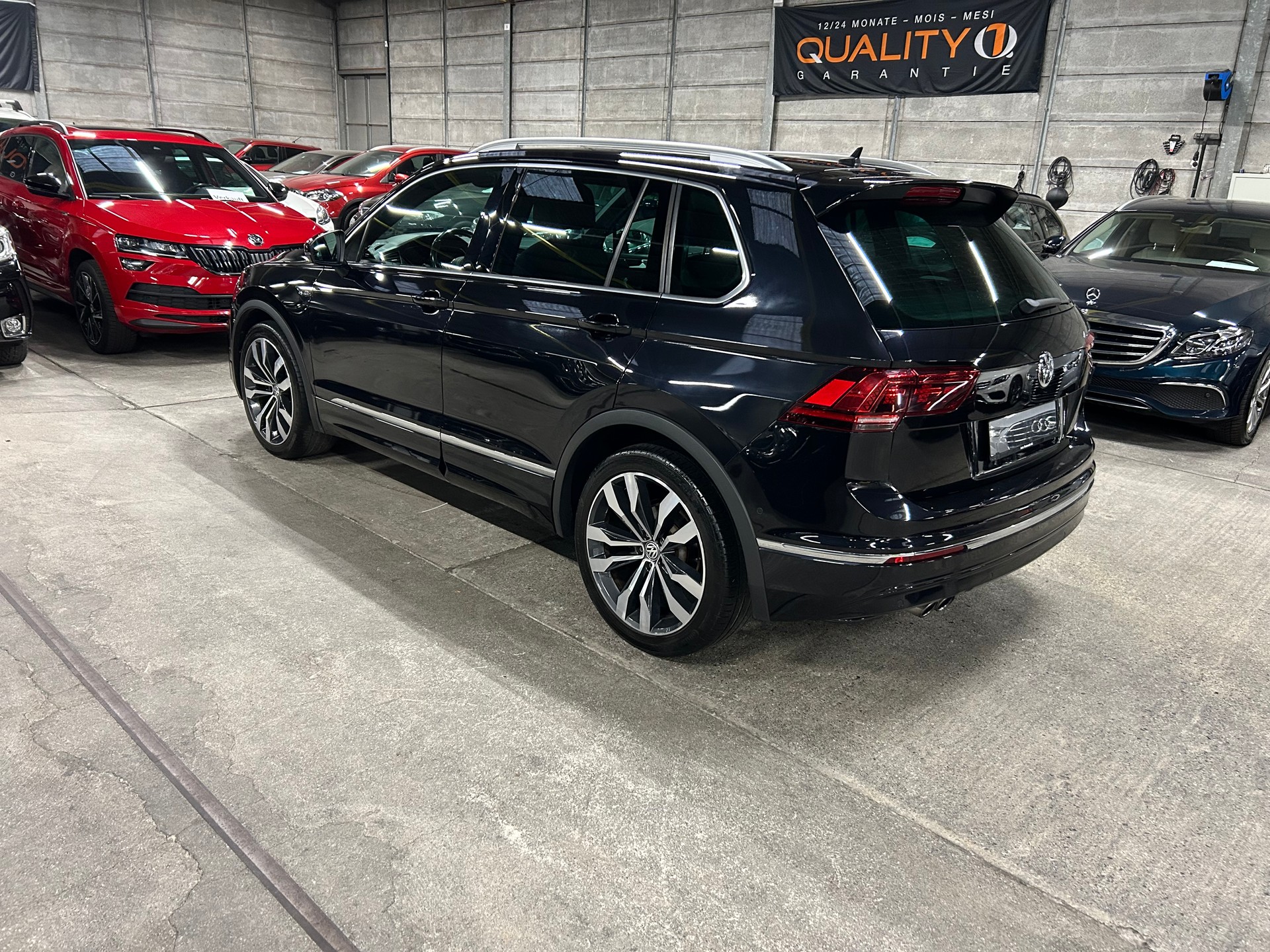 VW Tiguan 2.0TSI R-LINE 4Motion DSG-image-5