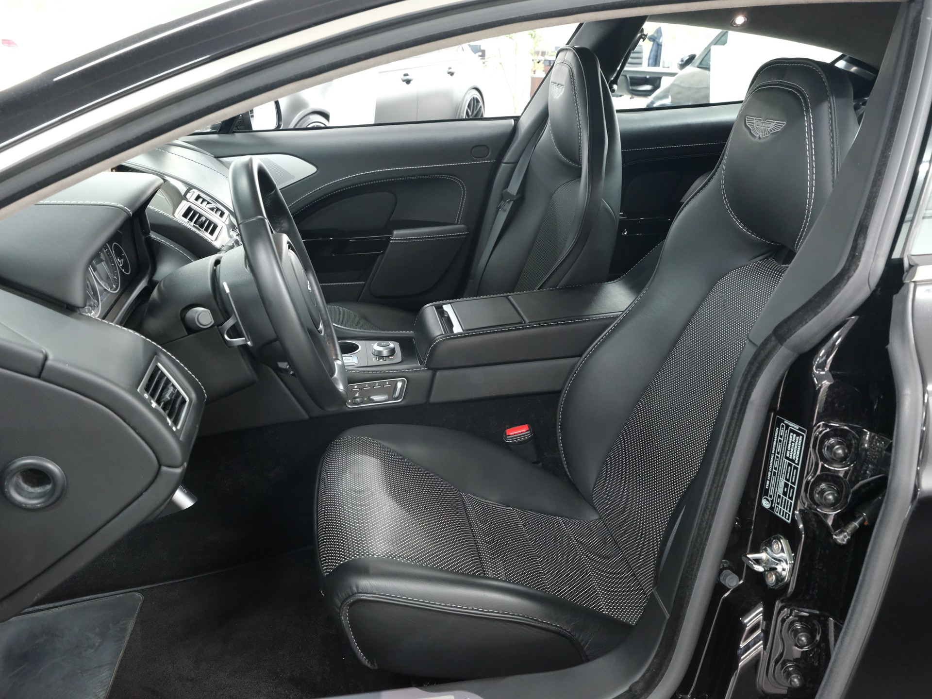 ASTON MARTIN Rapide S 5.9 V12 Touchtronic 2-image-9