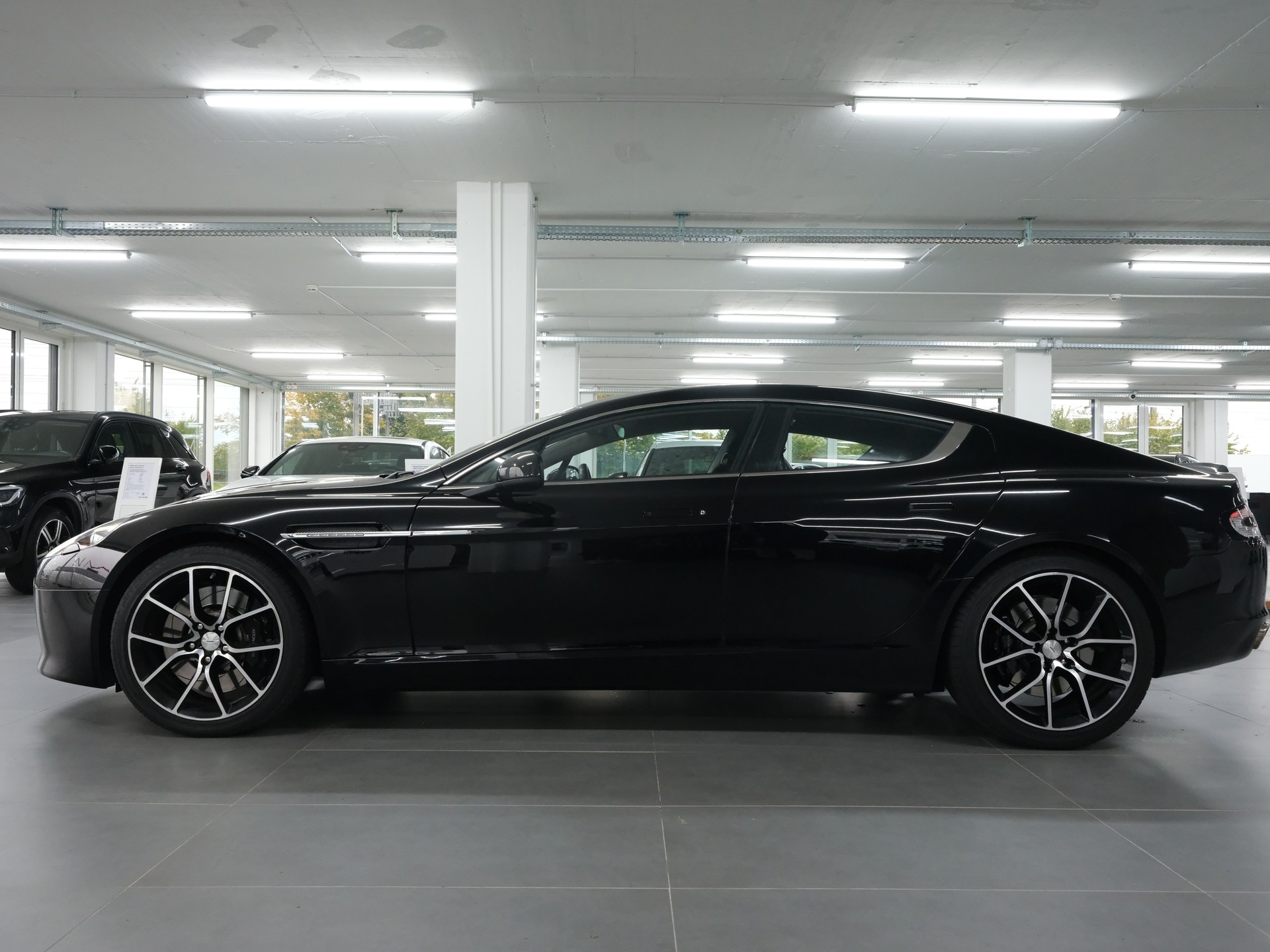 ASTON MARTIN Rapide S 5.9 V12 Touchtronic 2-image-5