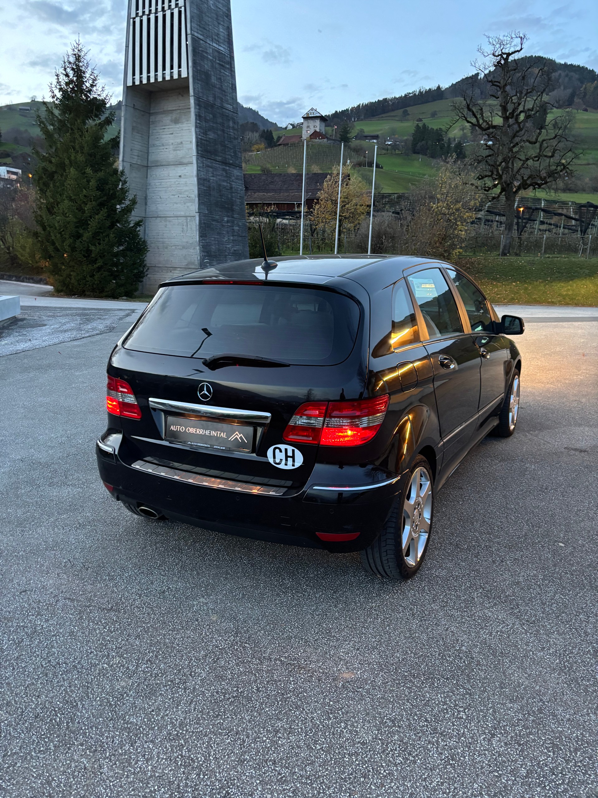 MERCEDES-BENZ B 200-image-9