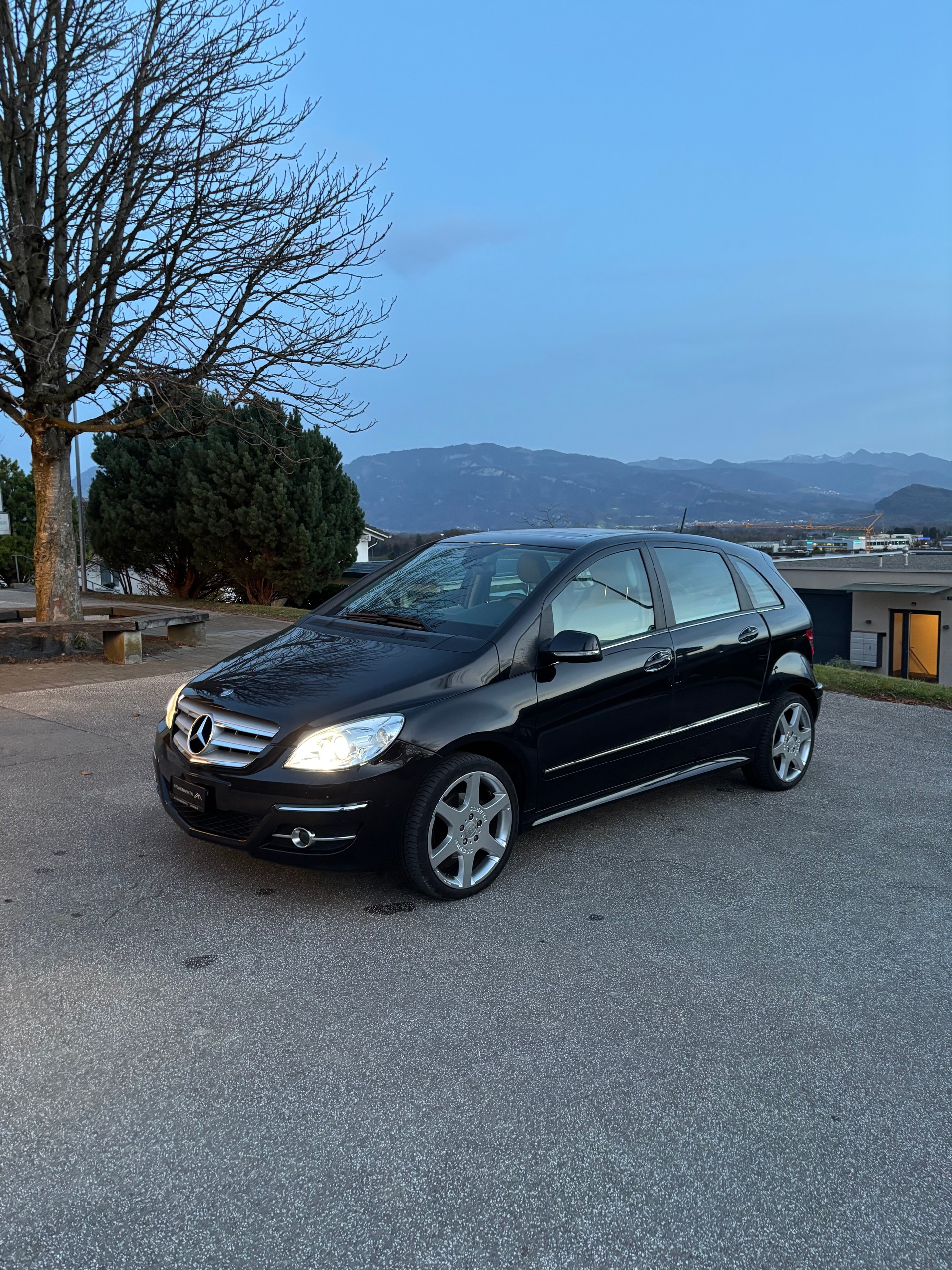 MERCEDES-BENZ B 200-image-3