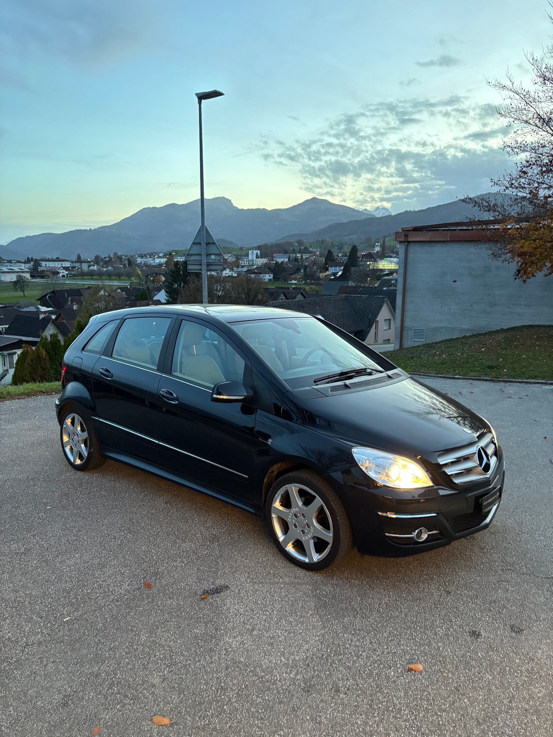 MERCEDES-BENZ B 200-image-13