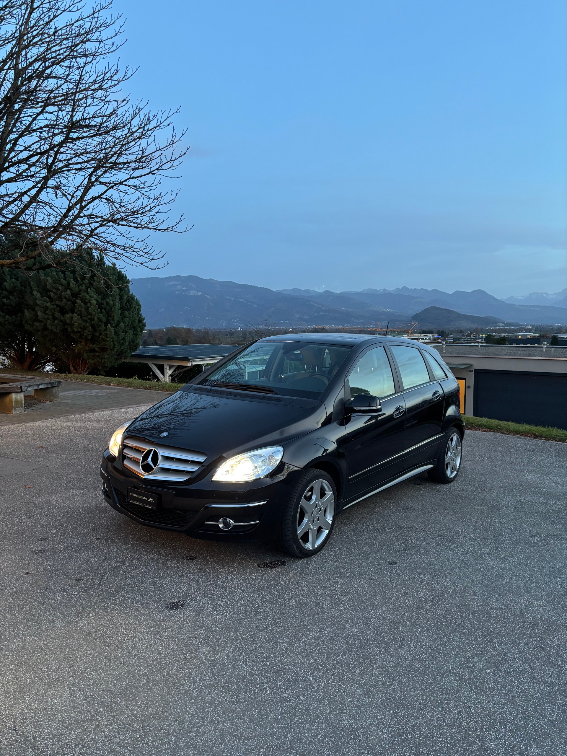 MERCEDES-BENZ B 200-image-2