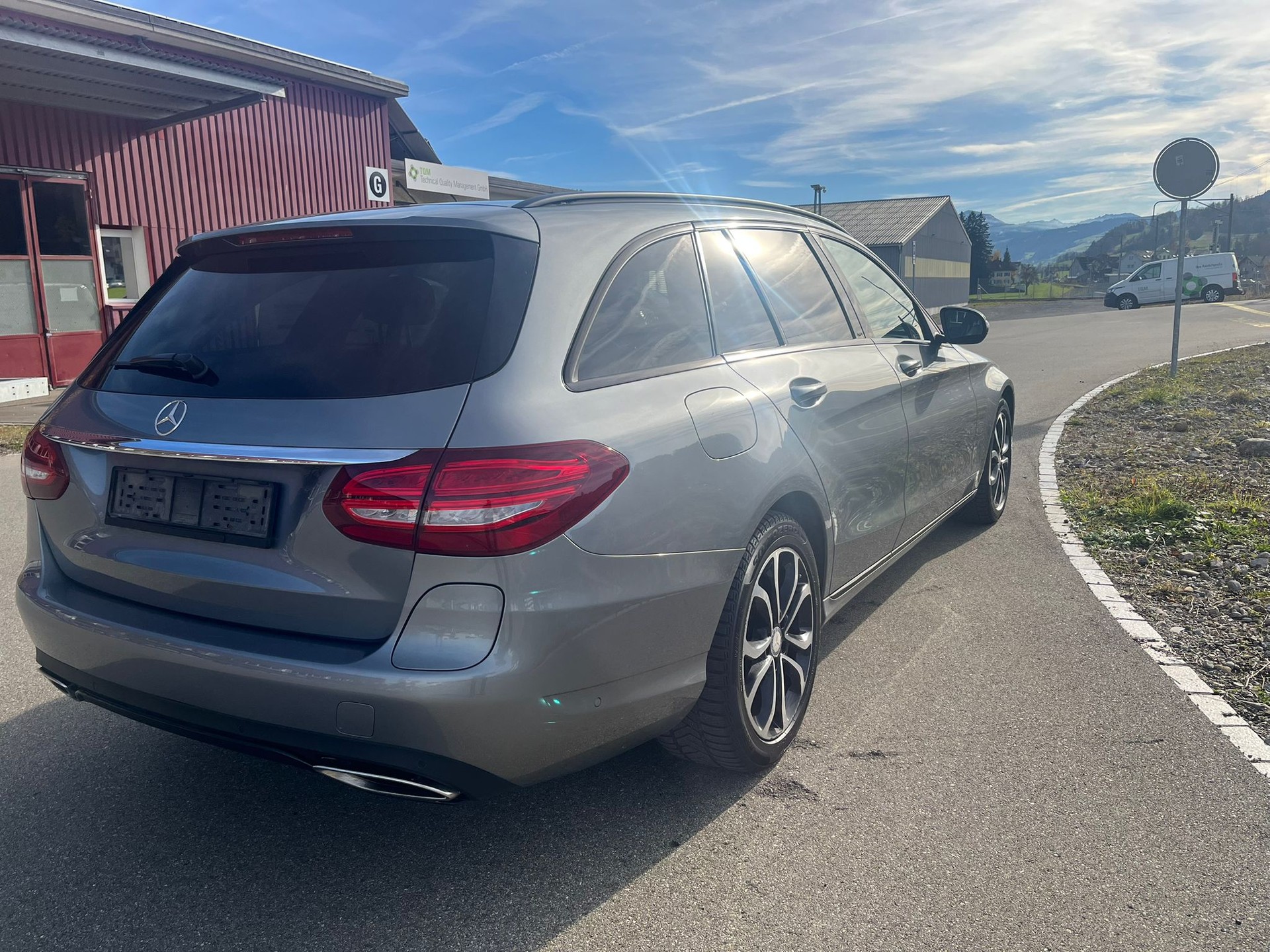 MERCEDES-BENZ C 350 e Exclusive 7G-Tronic-image-4