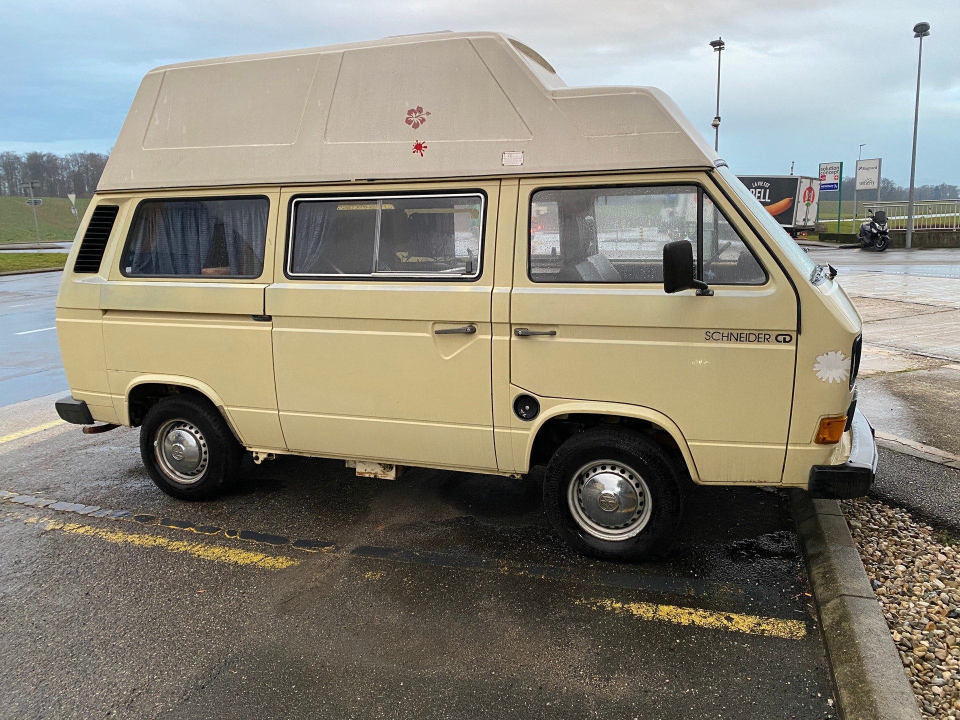 VW T2A 2.0 Camper aménagé - Toiture haute - Schneider wohnwagen-showroom-element-1