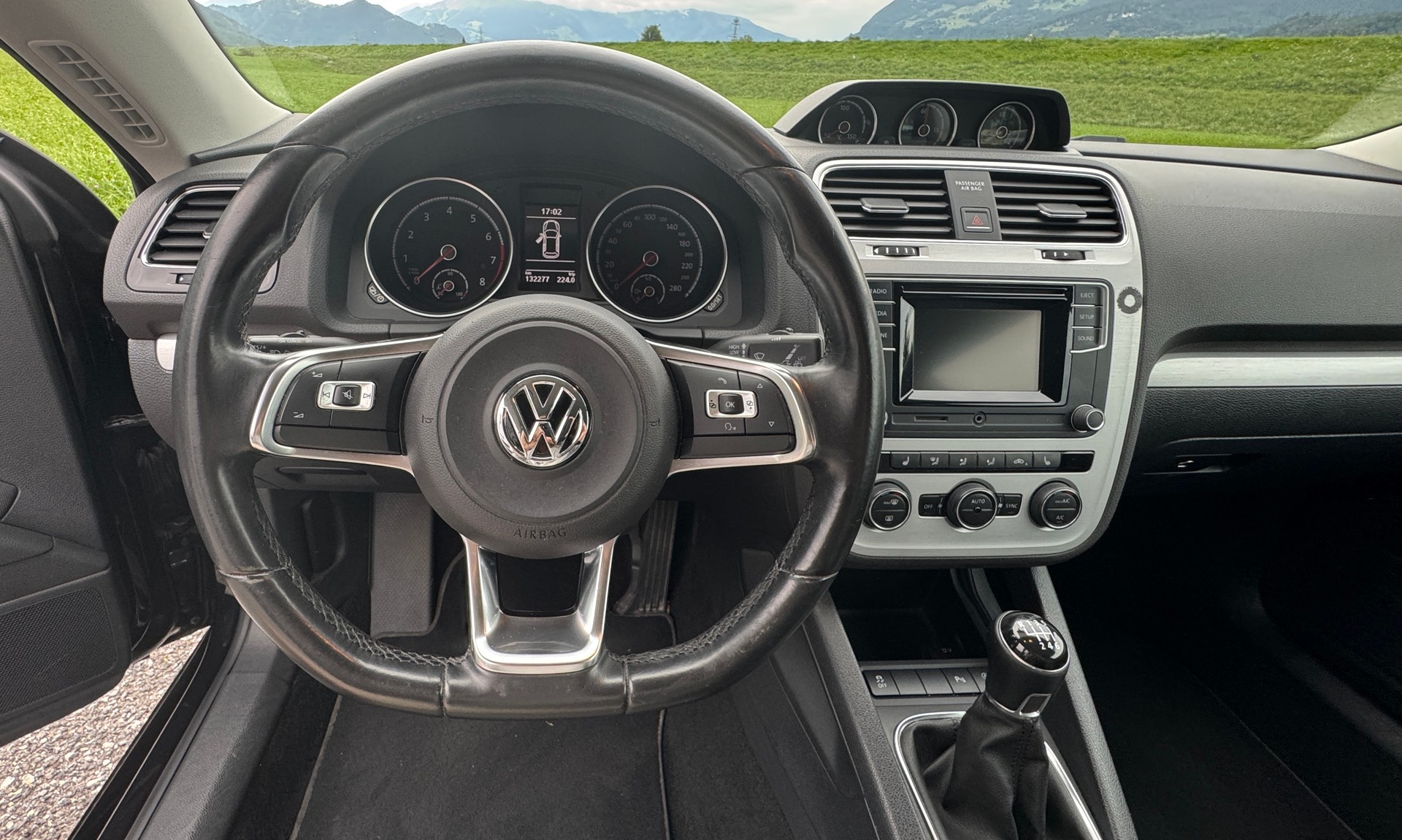 VW Scirocco 2.0 TSI BMT-image-4