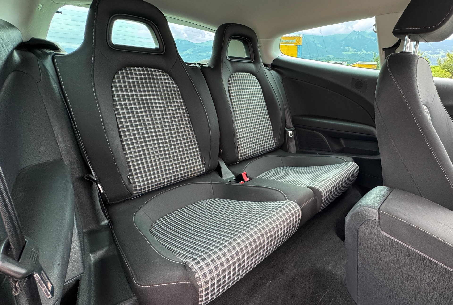 VW Scirocco 2.0 TSI BMT-image-8