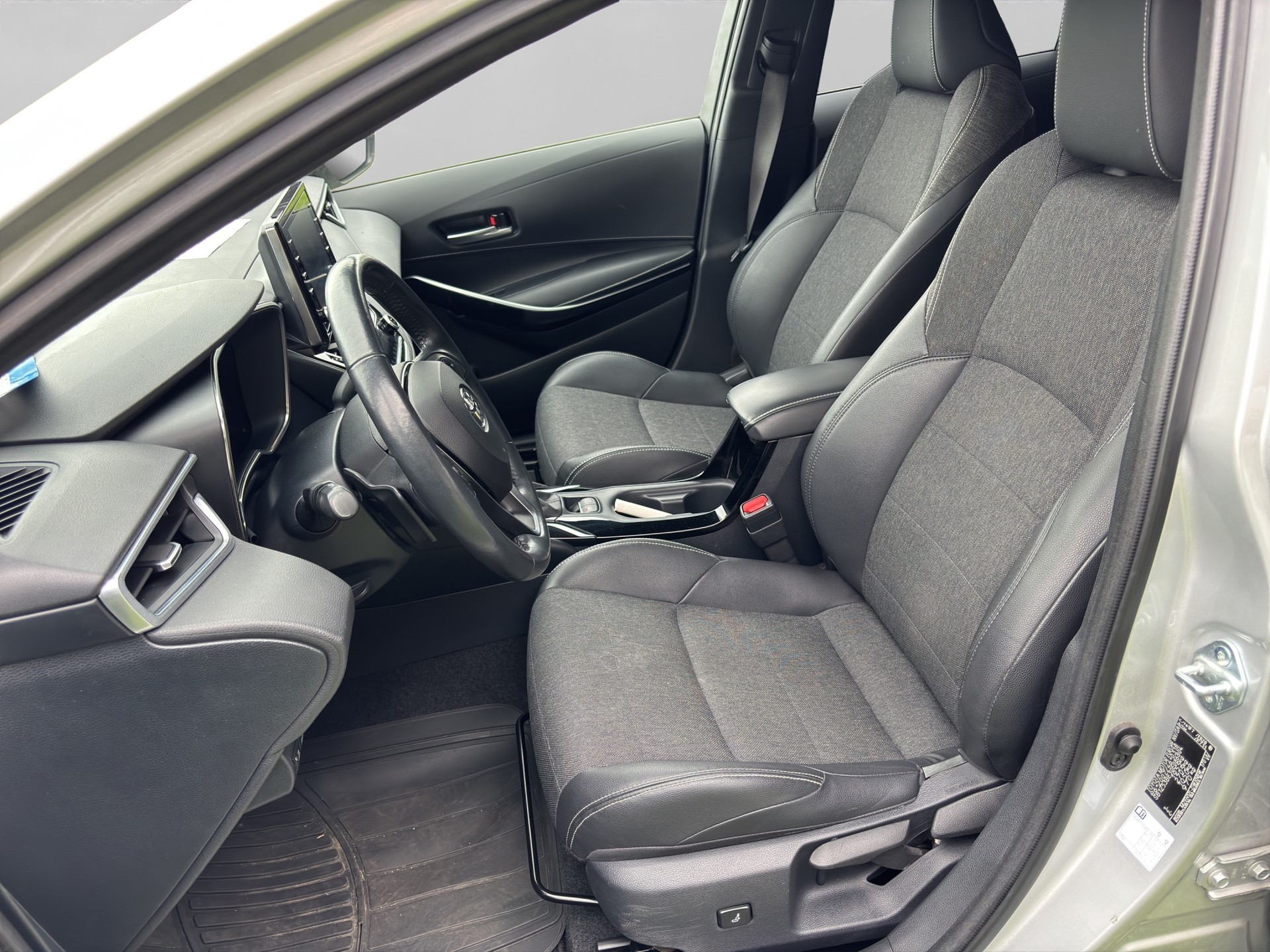 TOYOTA Corolla 2.0 HSD Premium e-CVT-image-7