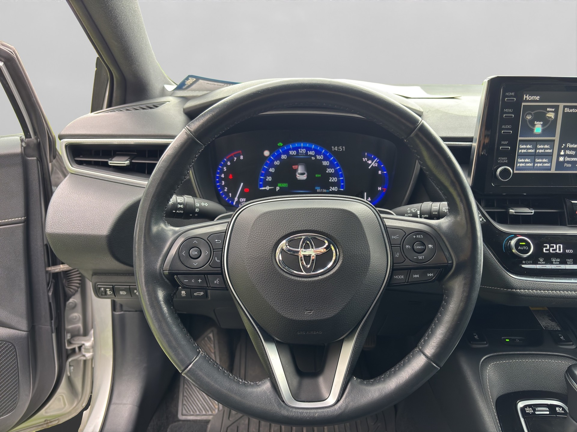 TOYOTA Corolla 2.0 HSD Premium e-CVT-image-5