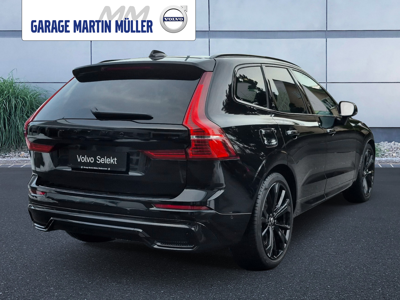 VOLVO XC60 2.0 T8 TE Black Edition eAWD-image-4