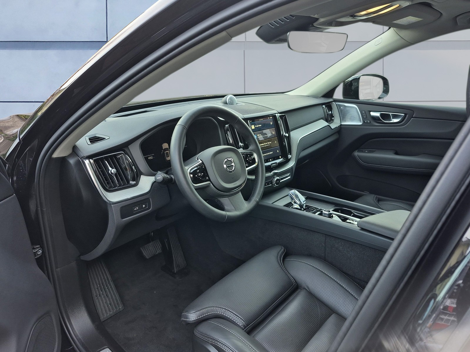 VOLVO XC60 2.0 T8 TE Black Edition eAWD-image-9