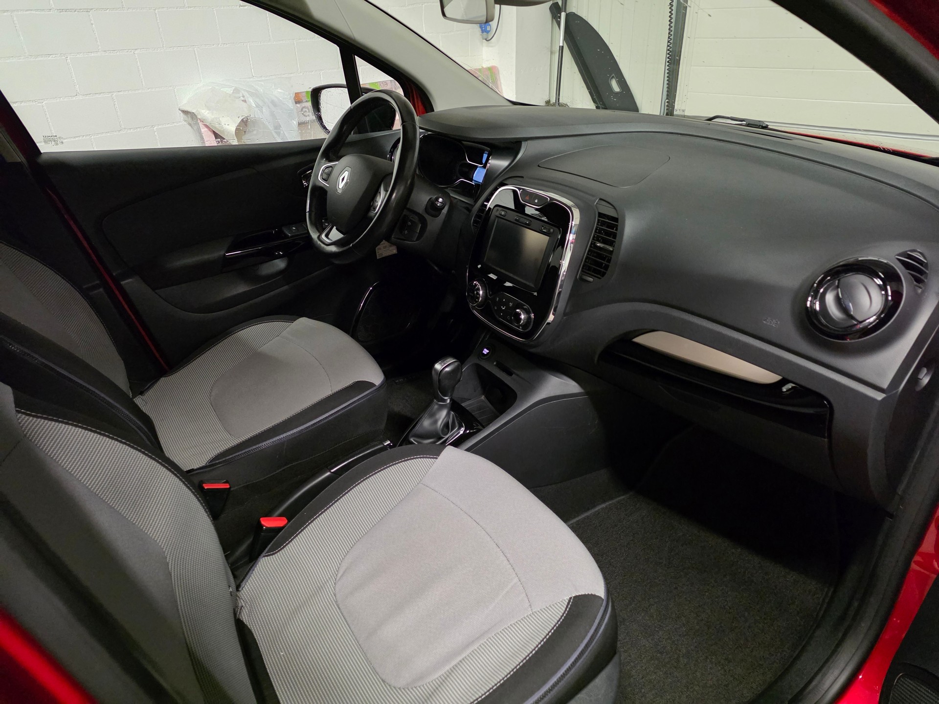 RENAULT Captur 1.5 dCi Intens EDC-image-15