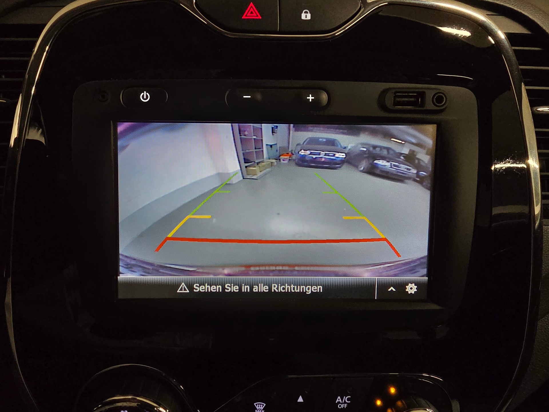 RENAULT Captur 1.5 dCi Intens EDC-image-7