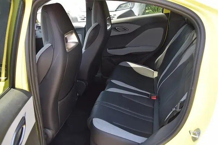 BYD Dolphin Surf "Comfort" (115 kW/156 PS)-image-4