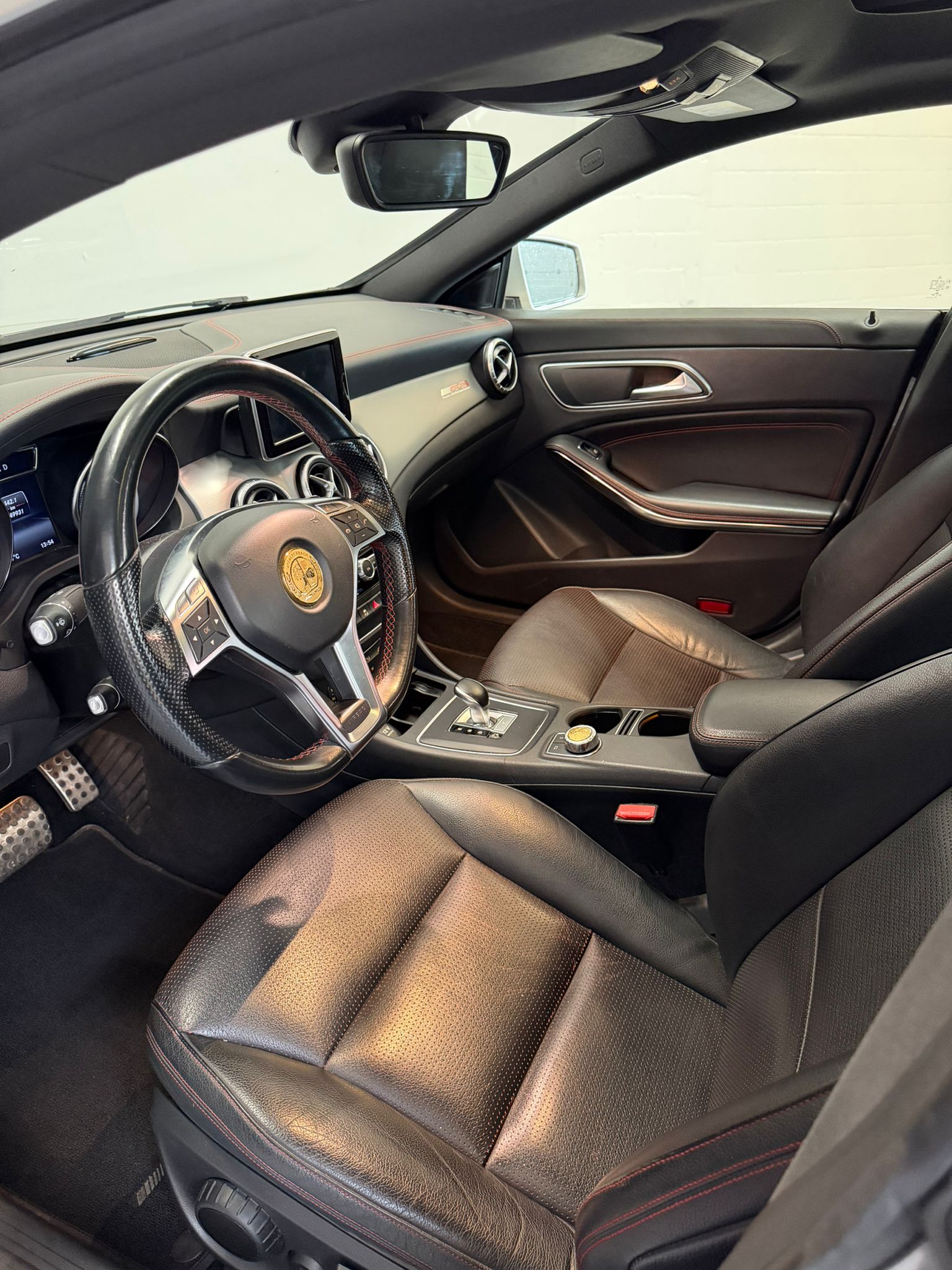 MERCEDES-BENZ CLA 45 AMG-image-12