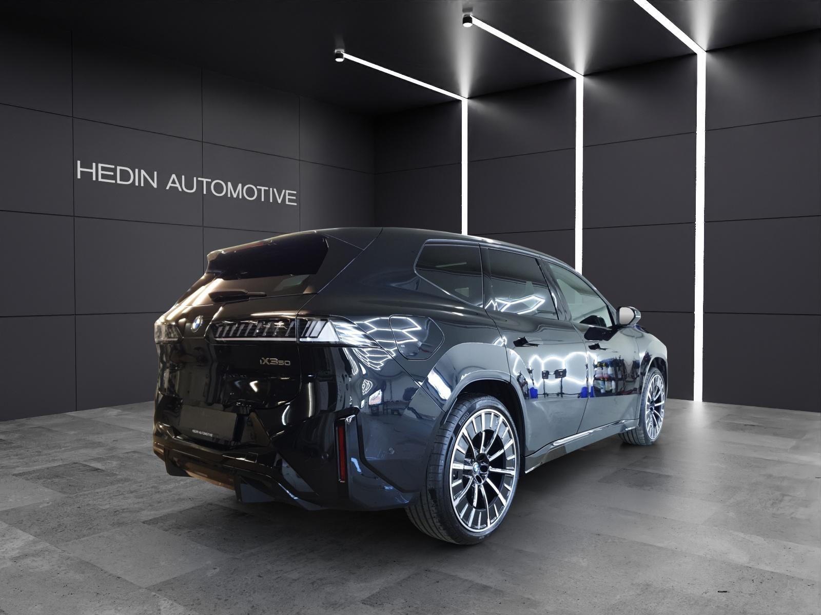 BMW iX3 50 xDrive-image-4