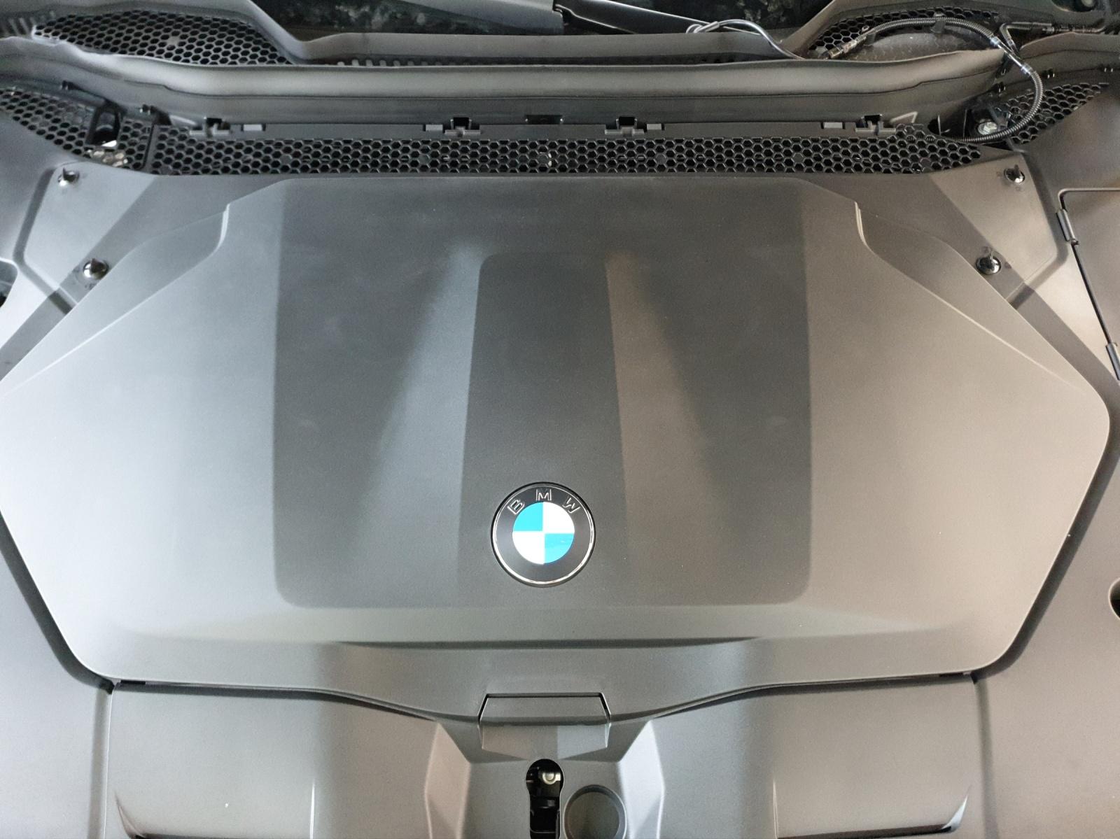 BMW iX3 50 xDrive-image-22