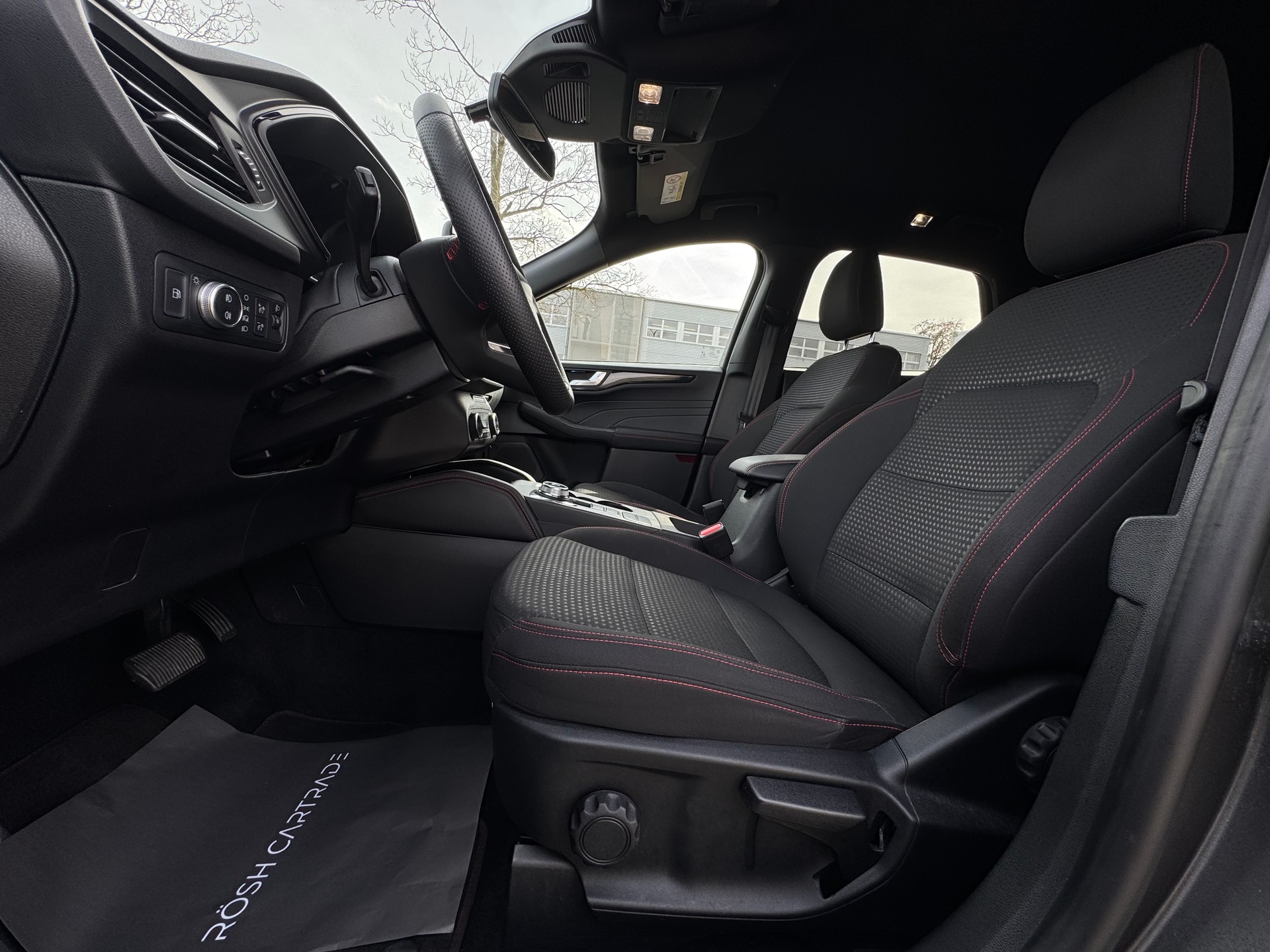 FORD Kuga 2.5 PHEV ST-Line 2WD-image-13