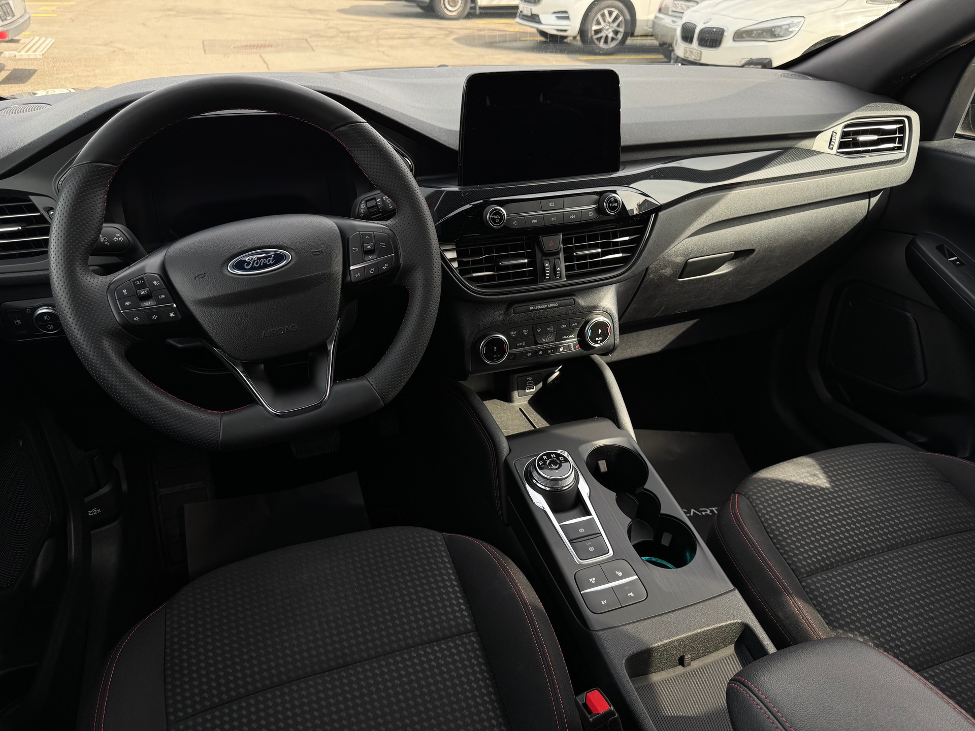 FORD Kuga 2.5 PHEV ST-Line 2WD-image-11