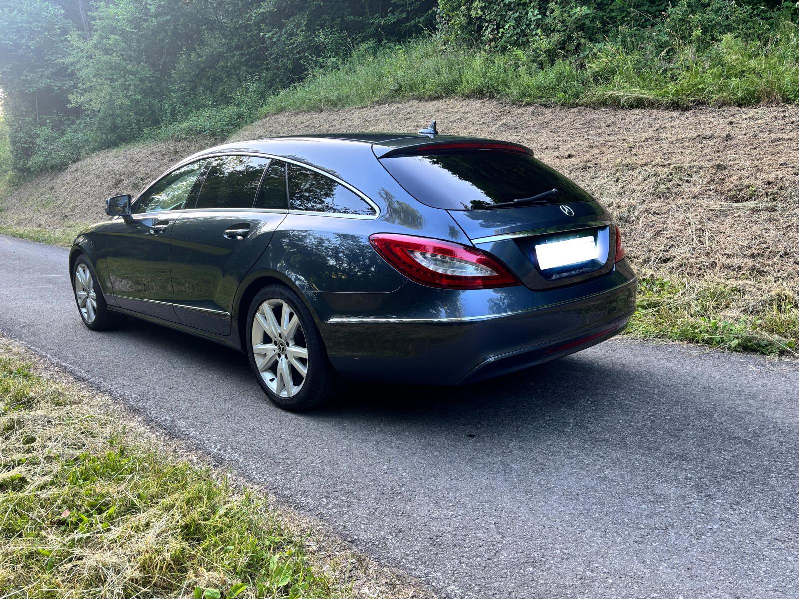 MERCEDES-BENZ CLS Shooting Brake 250 BlueTEC 4Matic 7G-Tronic-image-4