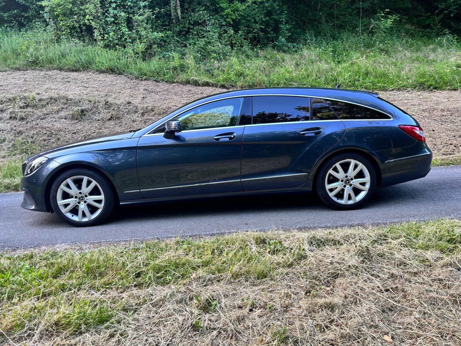 MERCEDES-BENZ CLS Shooting Brake 250 BlueTEC 4Matic 7G-Tronic-image-2