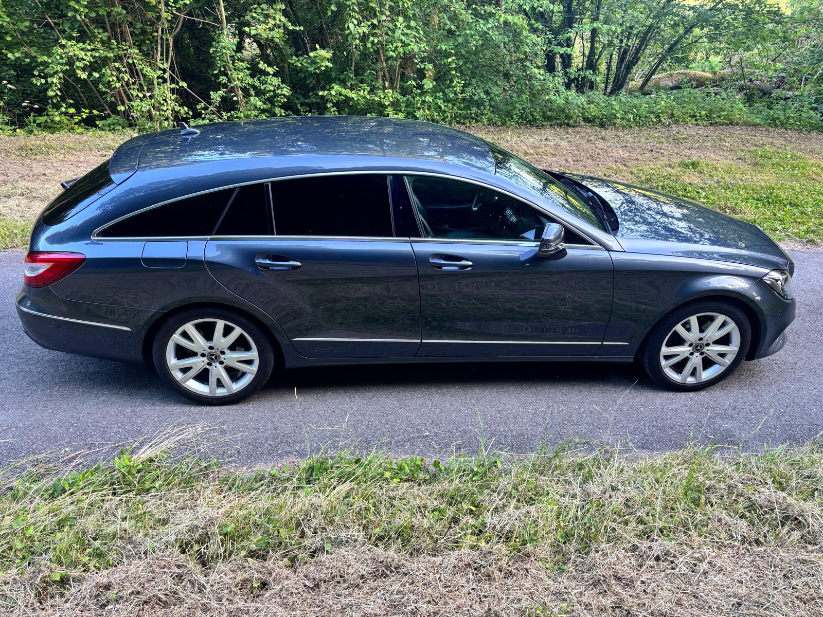 MERCEDES-BENZ CLS Shooting Brake 250 BlueTEC 4Matic 7G-Tronic-image-5
