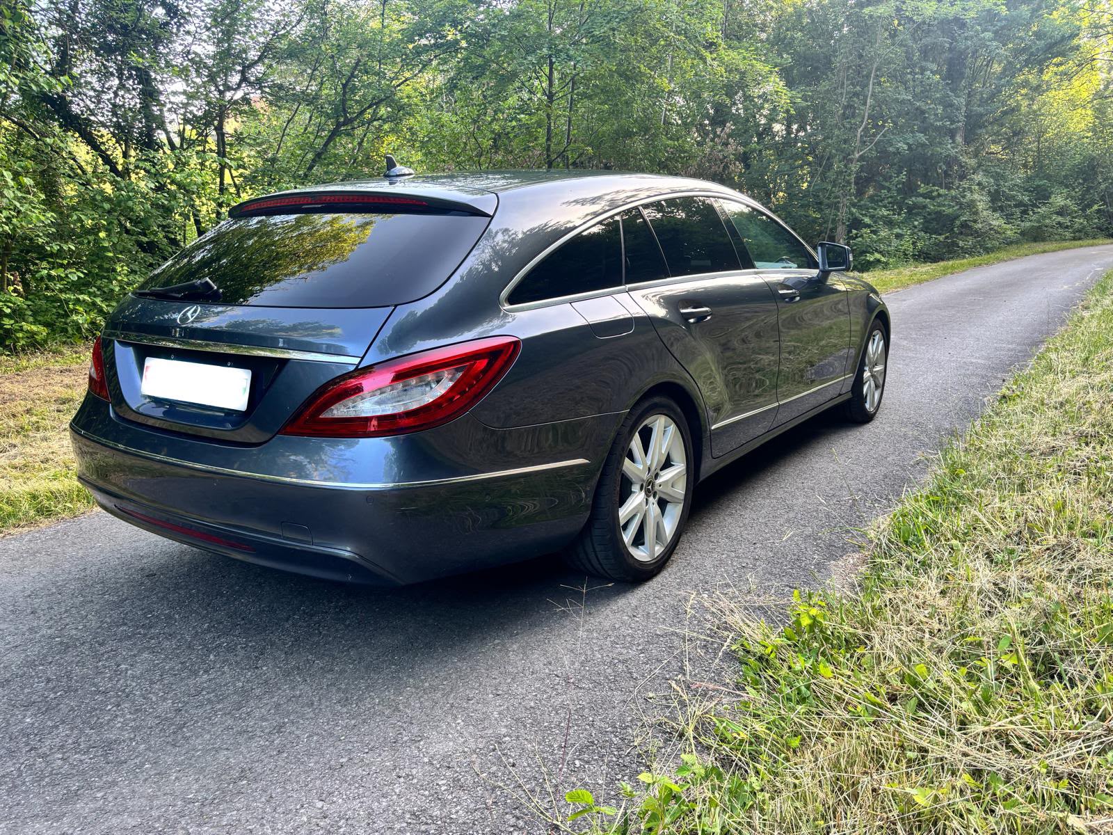 MERCEDES-BENZ CLS Shooting Brake 250 BlueTEC 4Matic 7G-Tronic-image-3