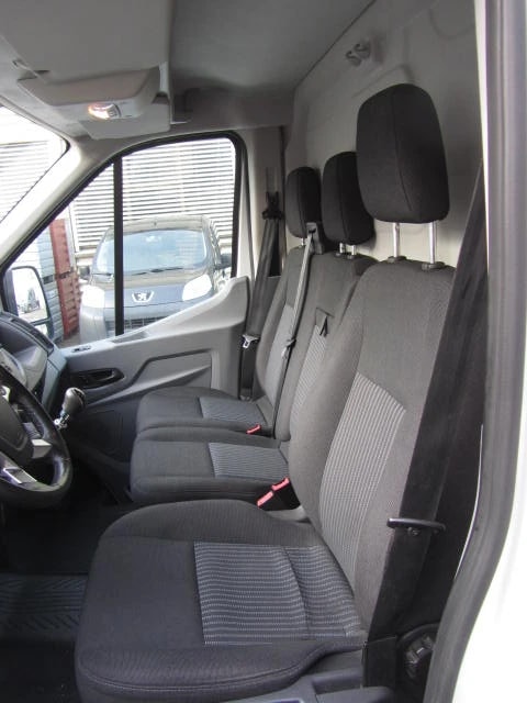 FORD Transit Van DCiV 350 L2 Ambiente 2.0 TDCi 130 4WD-image-5