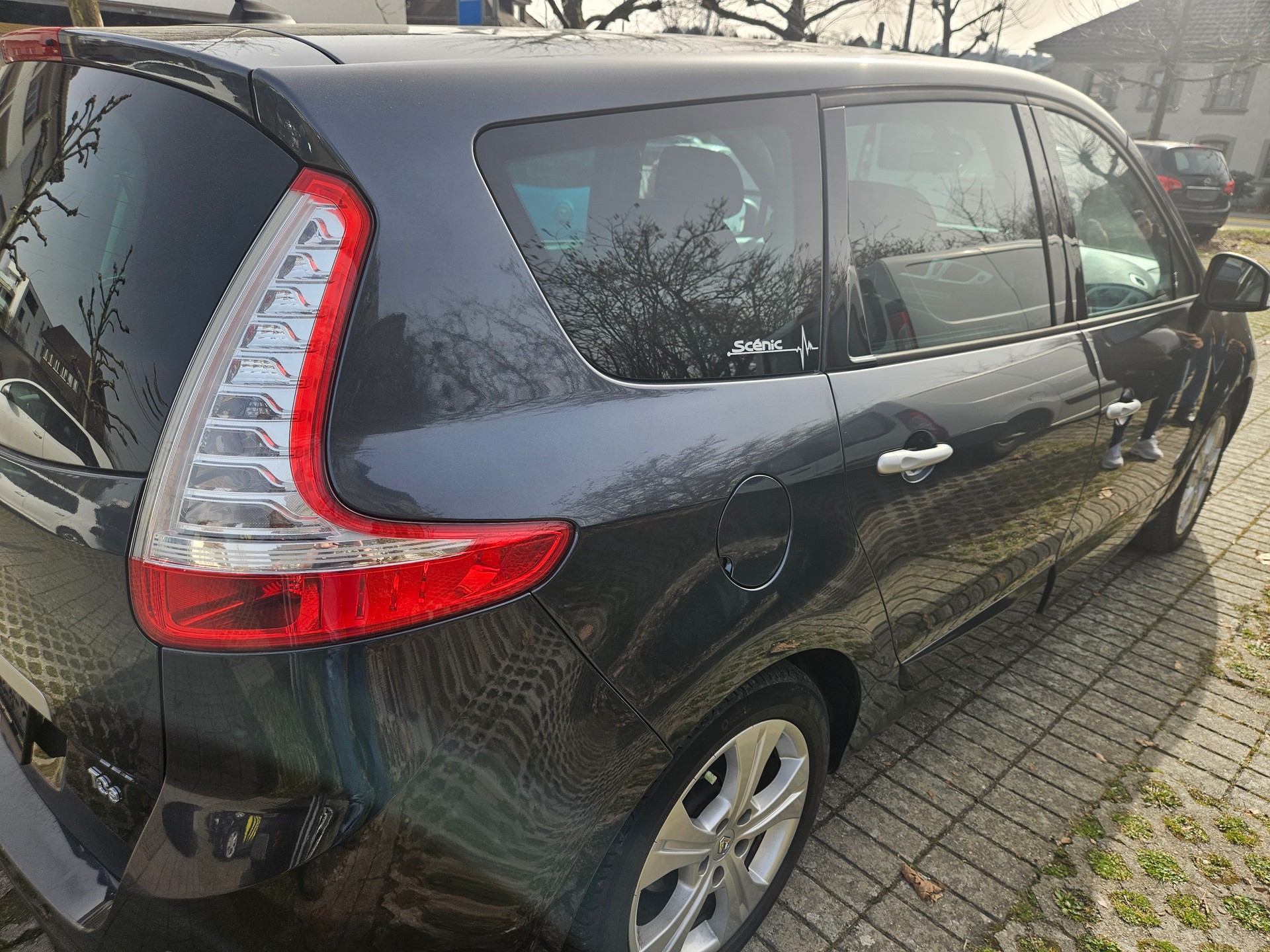 RENAULT Grand Scénic 1.4 16V Turbo Privilège-image-6