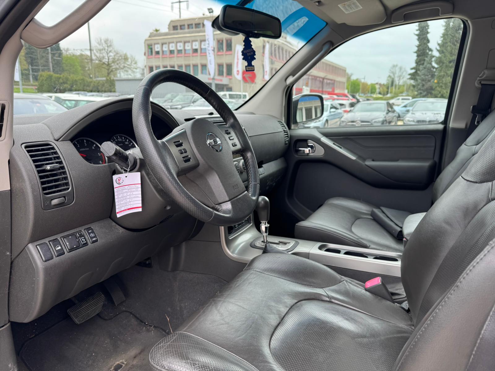 NISSAN Pathfinder 2.5 dCi LE-image-11