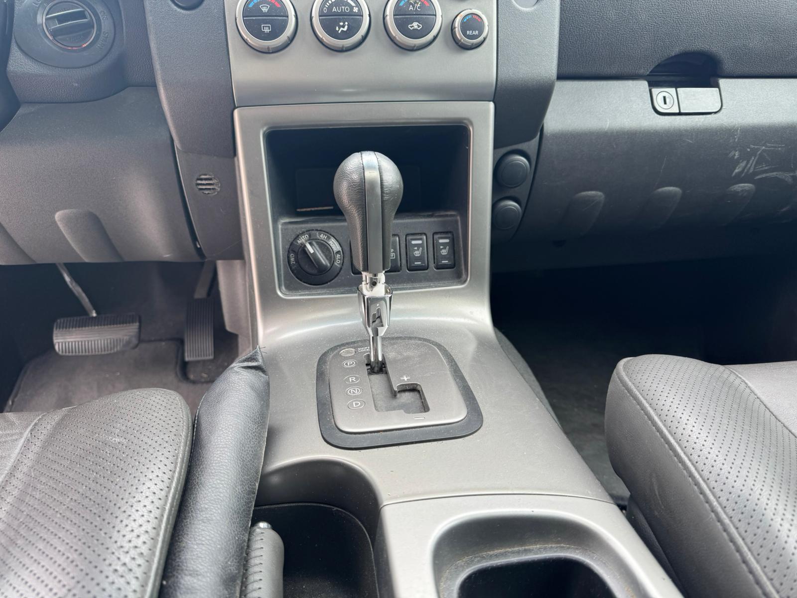 NISSAN Pathfinder 2.5 dCi LE-image-14